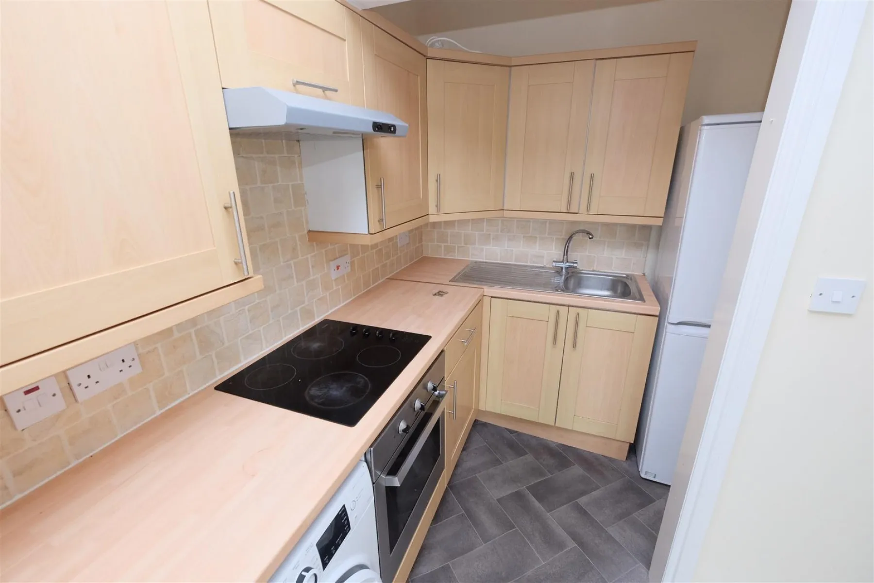 FREEHOLD BLOCK OF FLATS | REDLAND, 6 bedroom, House - 33300909