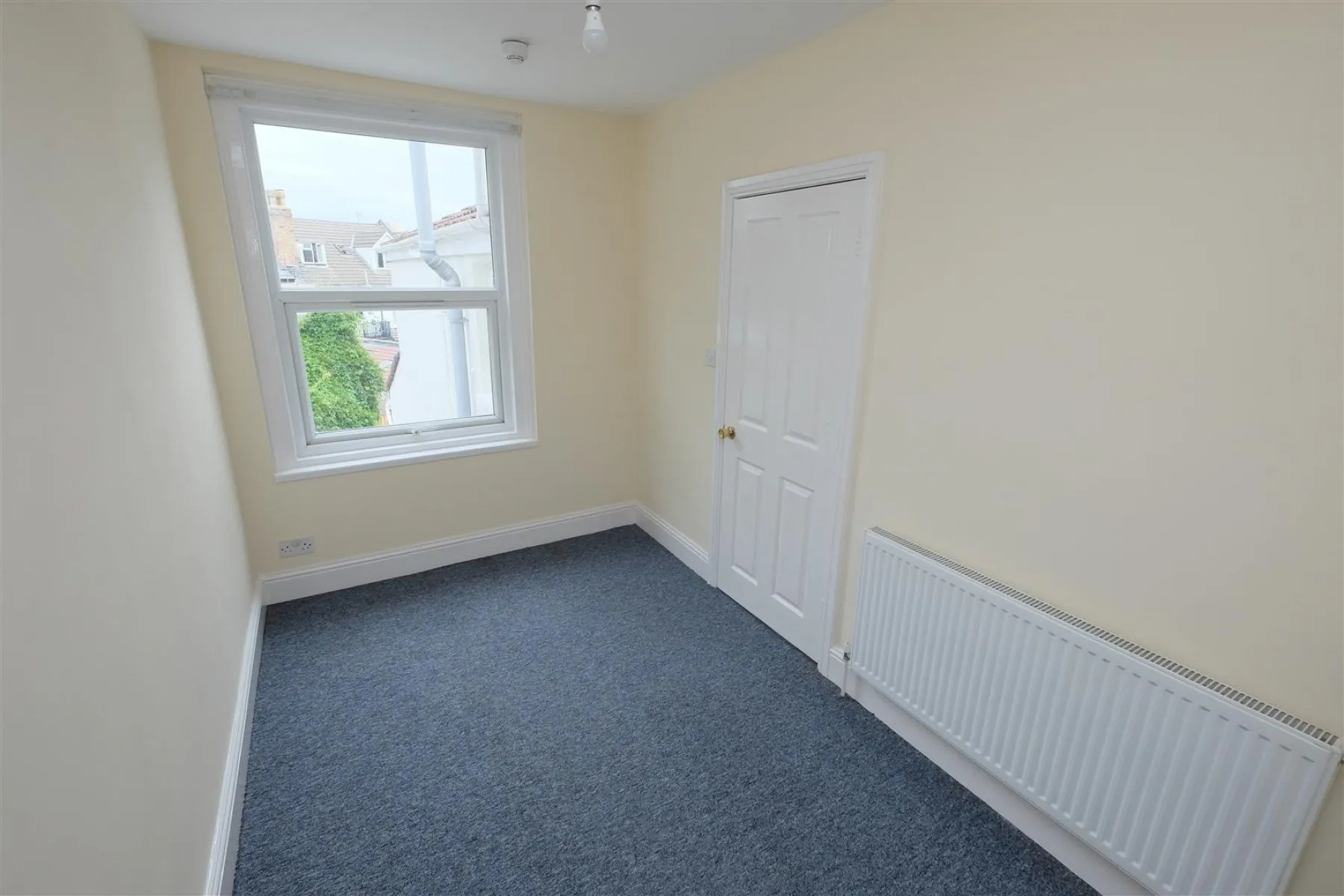 FREEHOLD BLOCK OF FLATS | REDLAND, 6 bedroom, House - 33300909