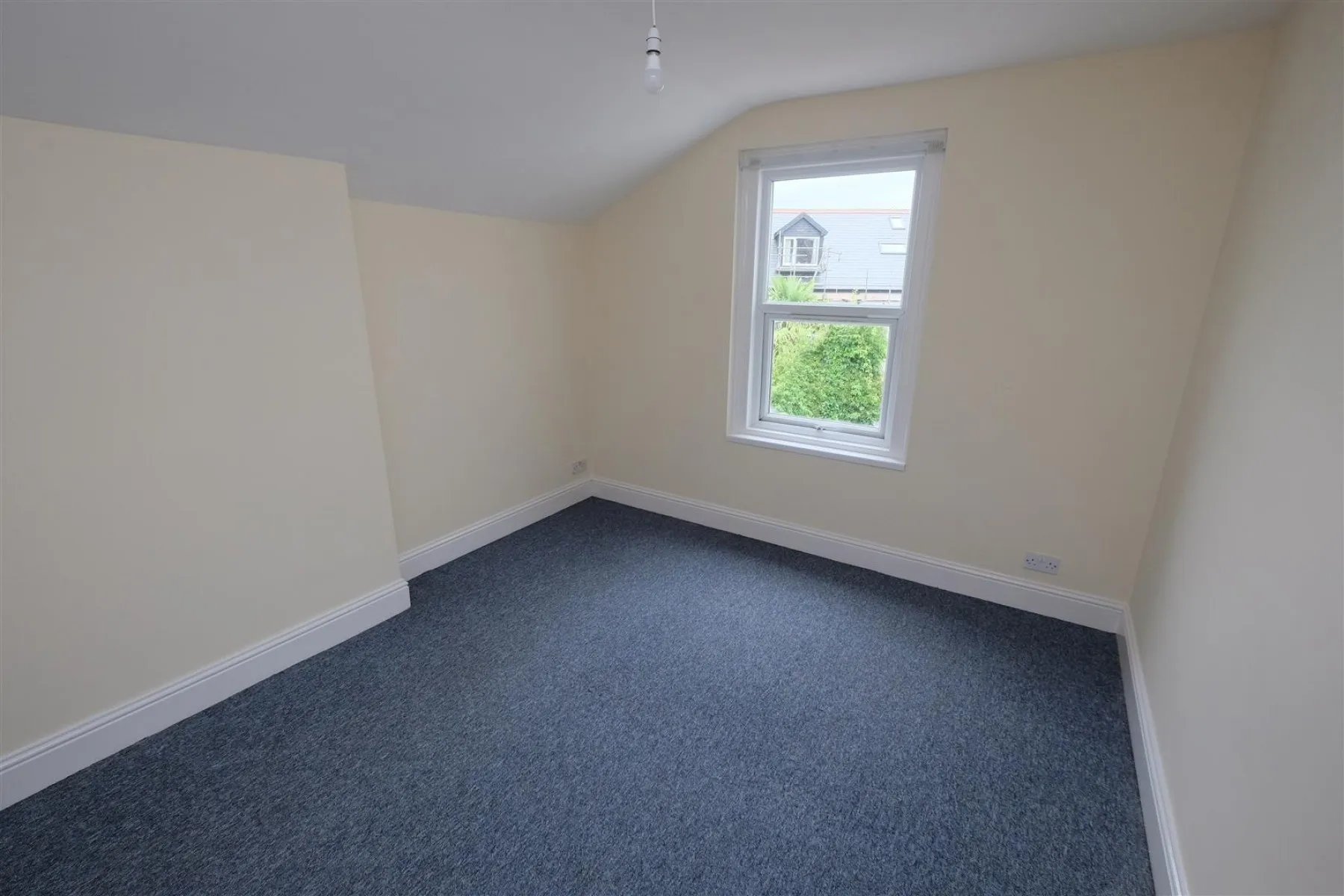 FREEHOLD BLOCK OF FLATS | REDLAND, 6 bedroom, House - 33300909