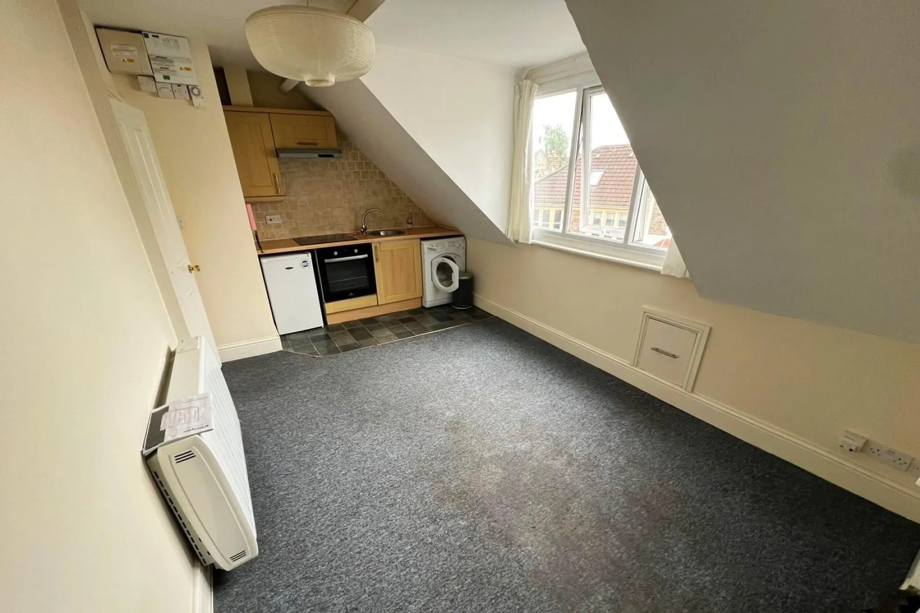 FREEHOLD BLOCK OF FLATS | REDLAND, 6 bedroom, House - 33300909