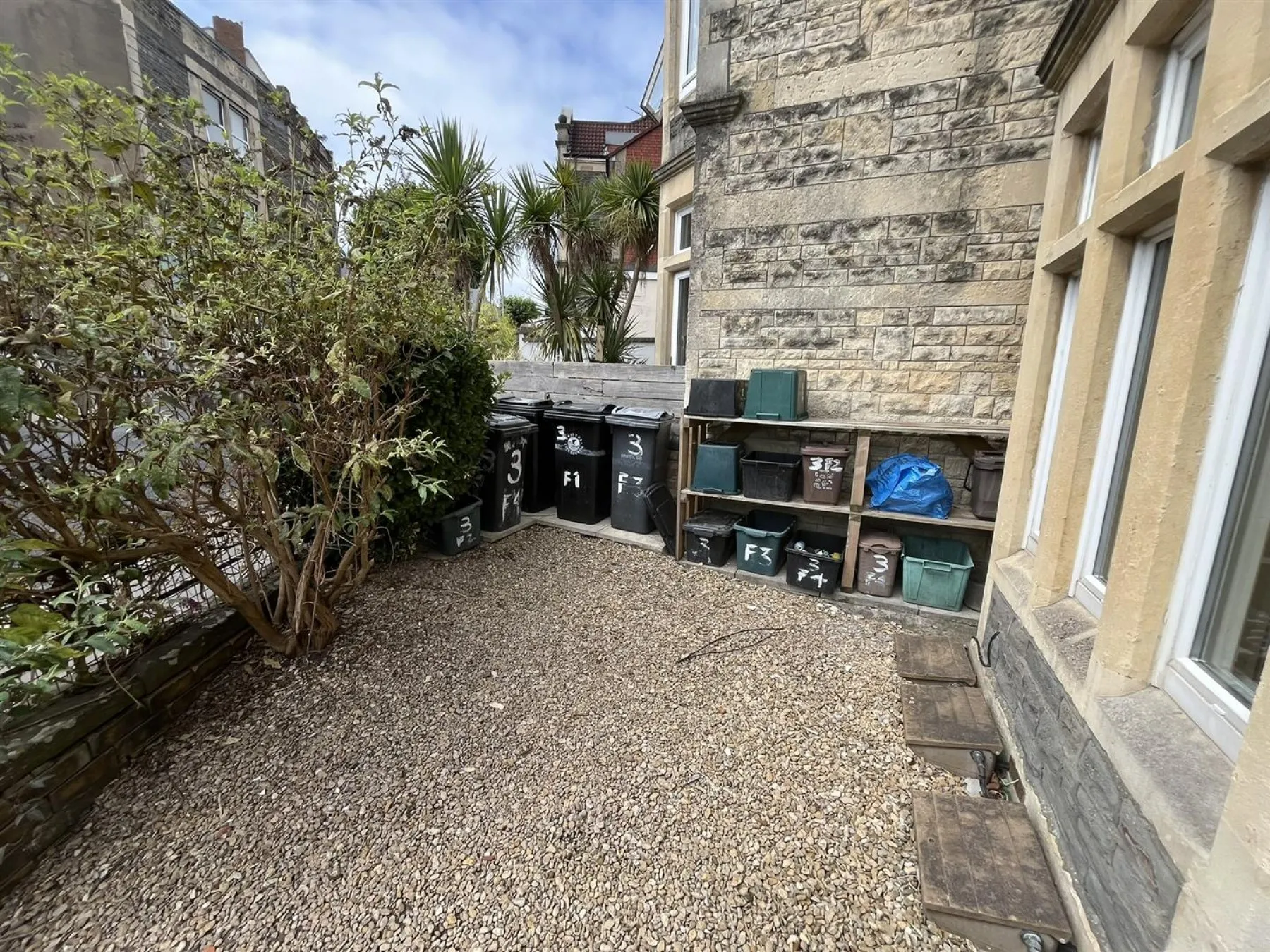FREEHOLD BLOCK OF FLATS | REDLAND, 6 bedroom, House - 33300909