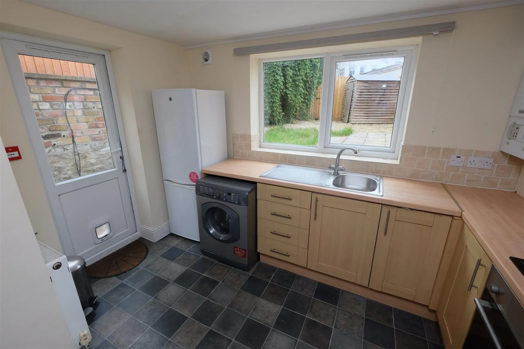 FREEHOLD BLOCK OF FLATS | REDLAND, 6 bedroom, House - 33300909