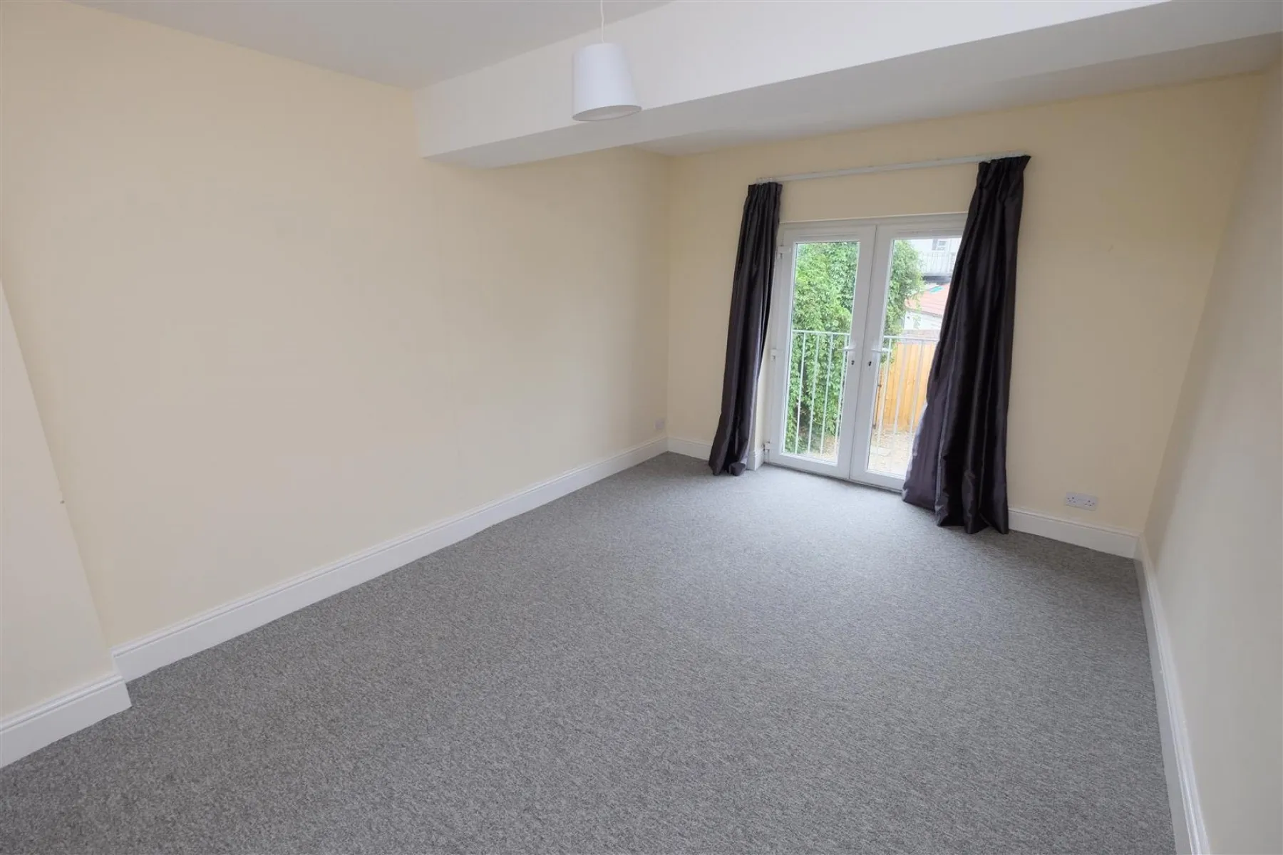 FREEHOLD BLOCK OF FLATS | REDLAND, 6 bedroom, House - 33300909