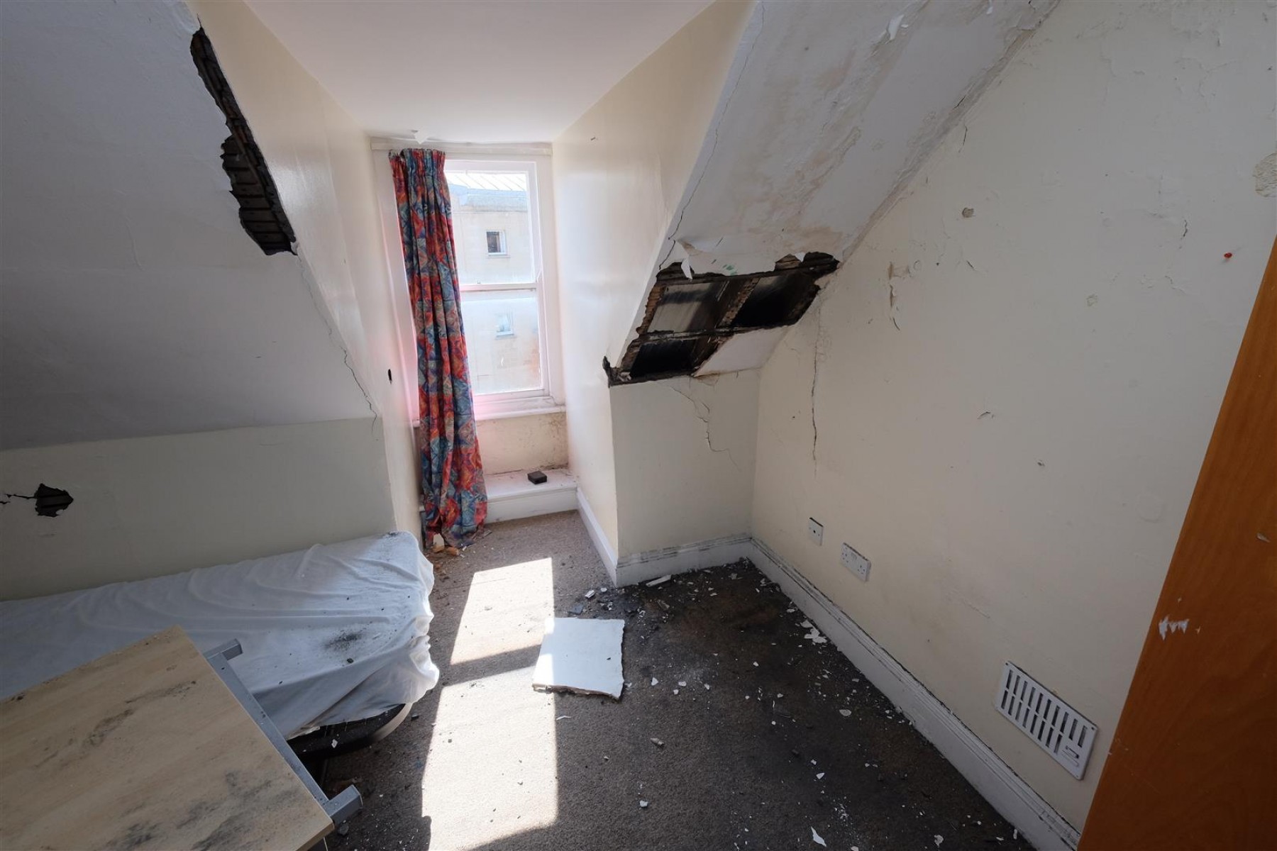 FREEHOLD BLOCK FLATS | REDLAND, 13 bedroom, House - Detached - 33324021