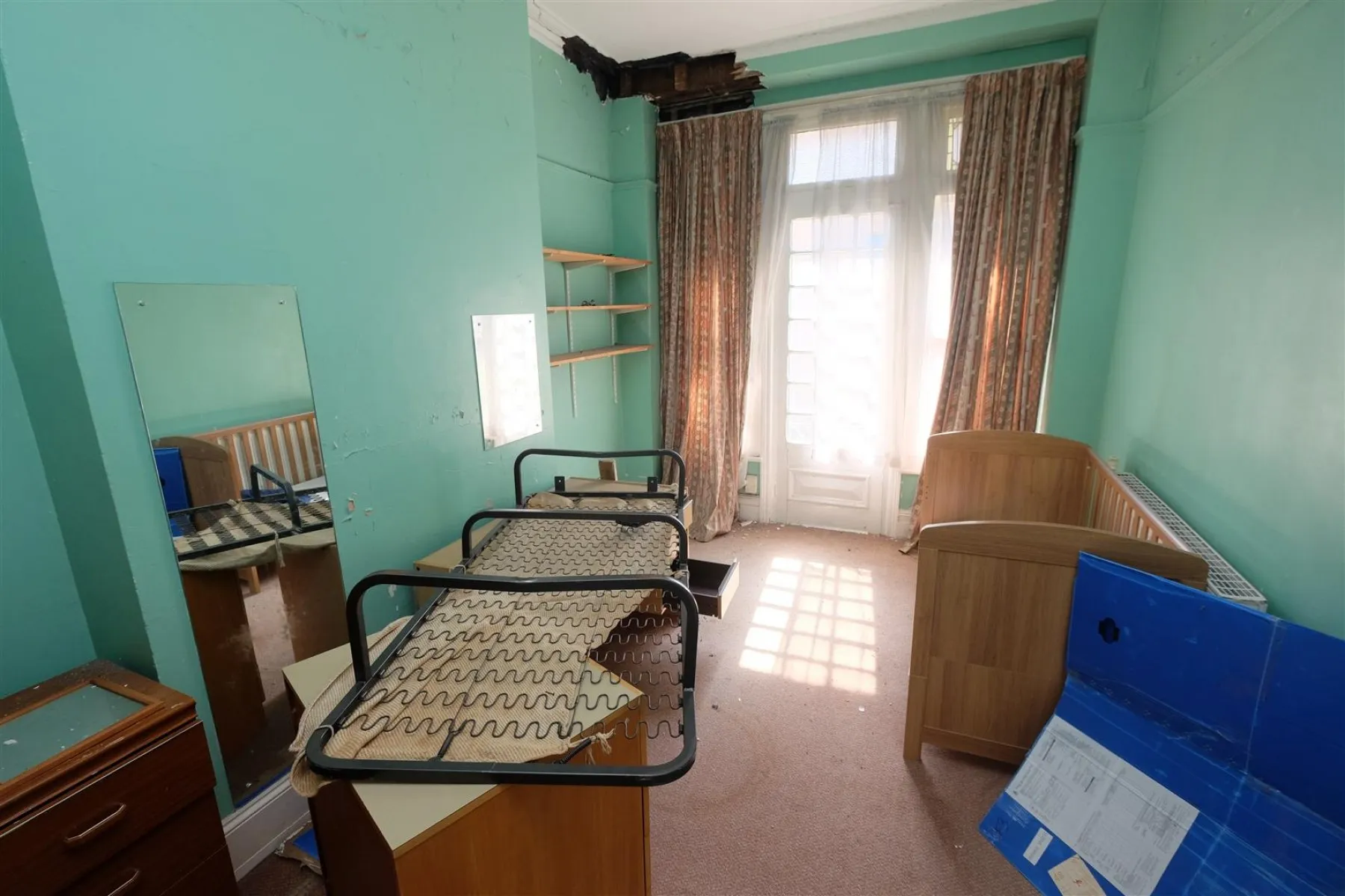 FREEHOLD BLOCK FLATS | REDLAND, 13 bedroom, House - Detached - 33324021