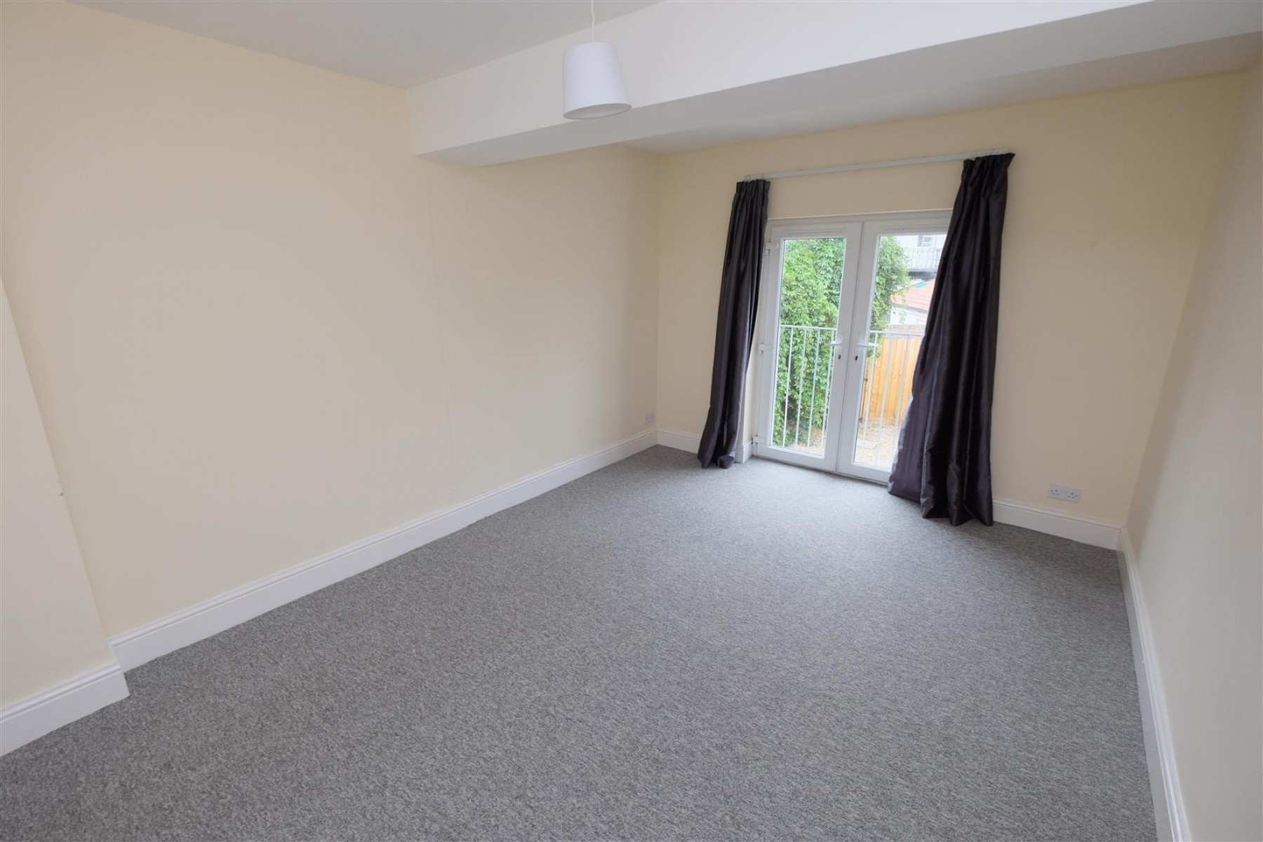 FREEHOLD BLOCK OF FLATS | REDLAND, 6 bedroom, House - 33300909