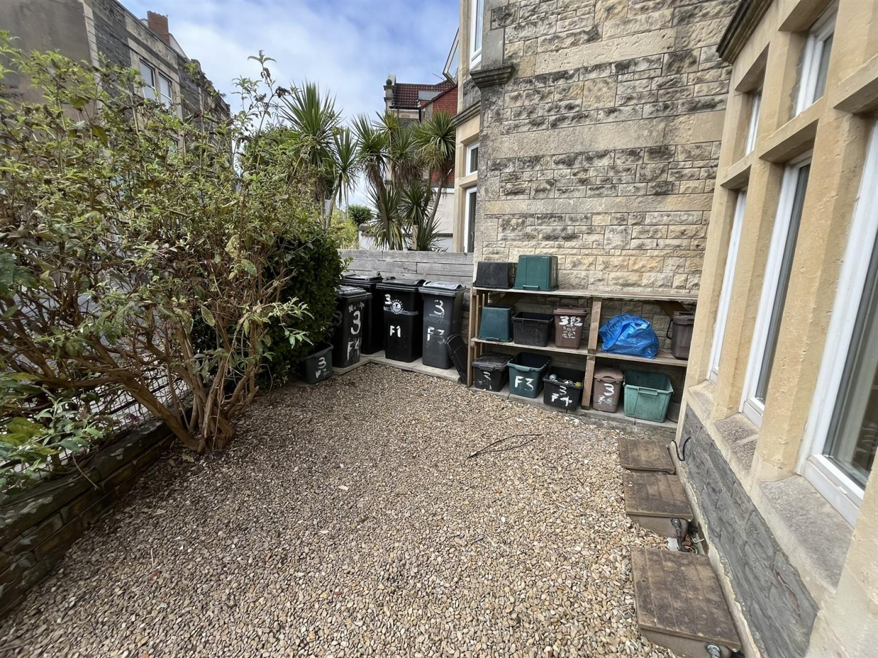 FREEHOLD BLOCK OF FLATS | REDLAND, 6 bedroom, House - 33300909