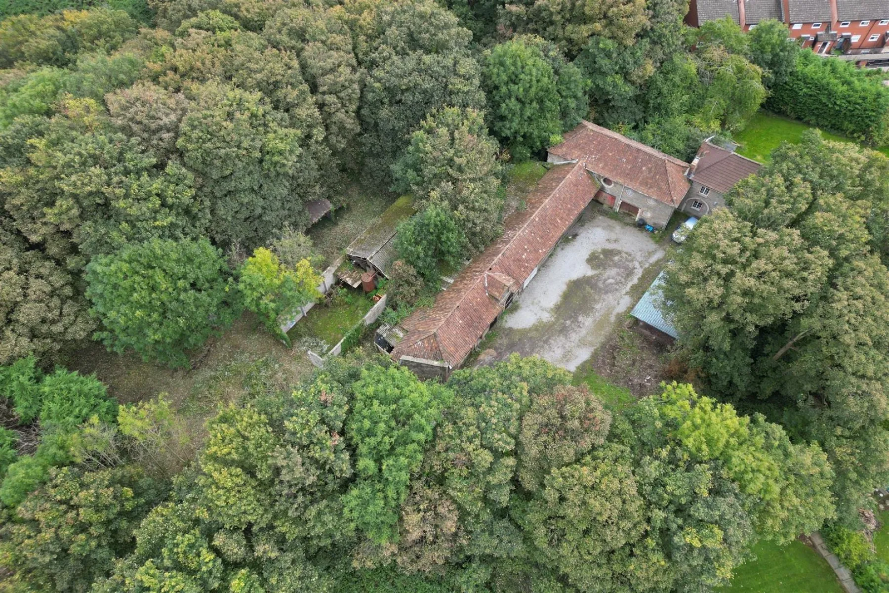 COACH HOUSE + GARAGES | BRISLINGTON, 5 bedroom, House - 33414365