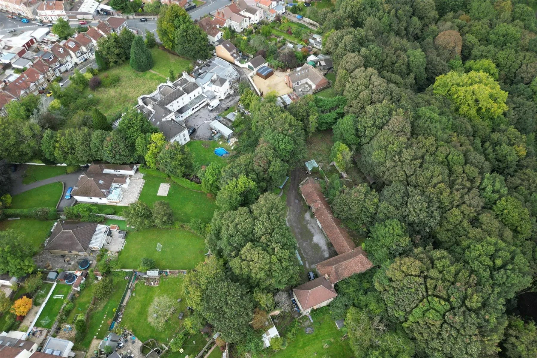 COACH HOUSE + GARAGES | BRISLINGTON, 5 bedroom, House - 33414365