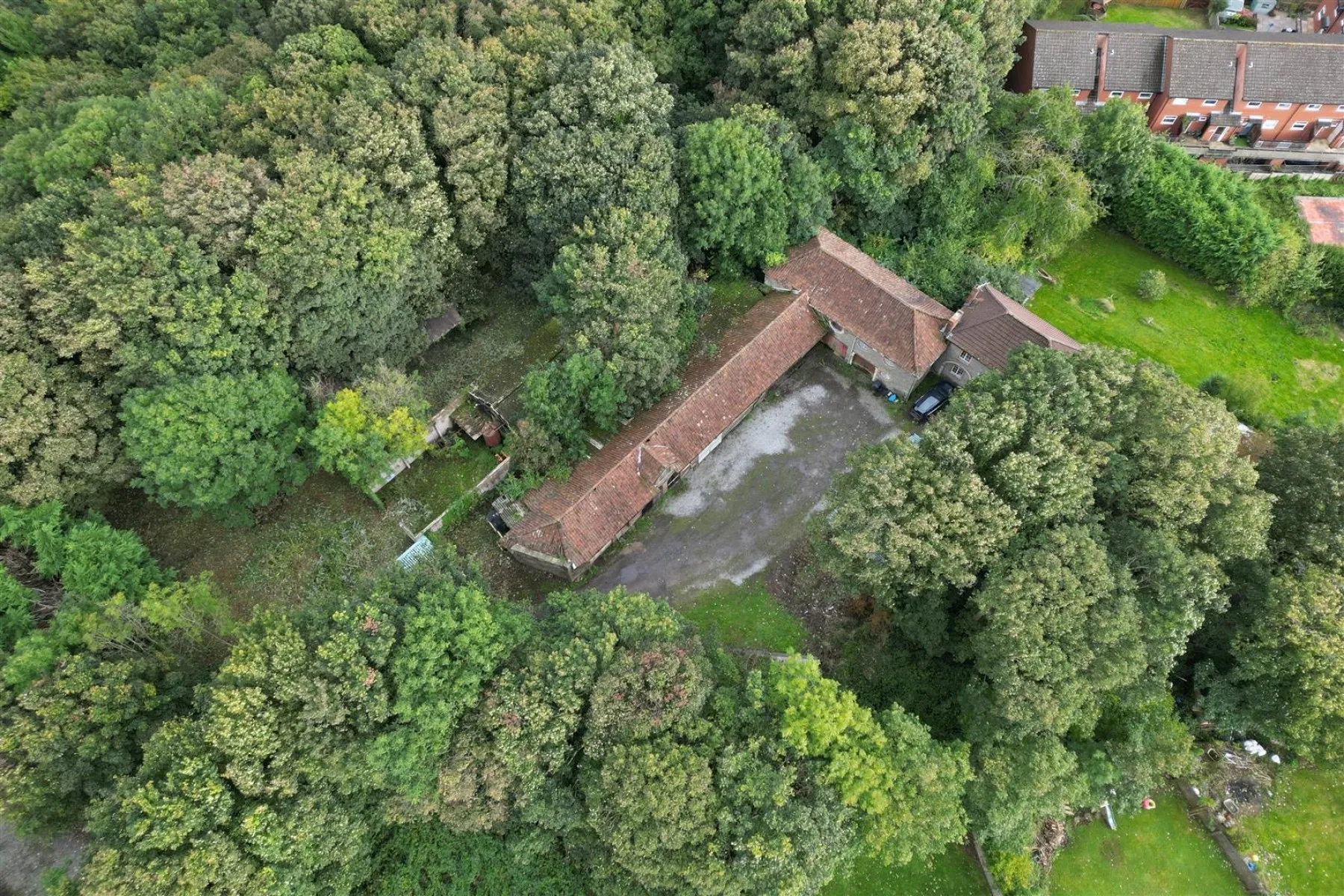 COACH HOUSE + GARAGES | BRISLINGTON, 5 bedroom, House - 33414365