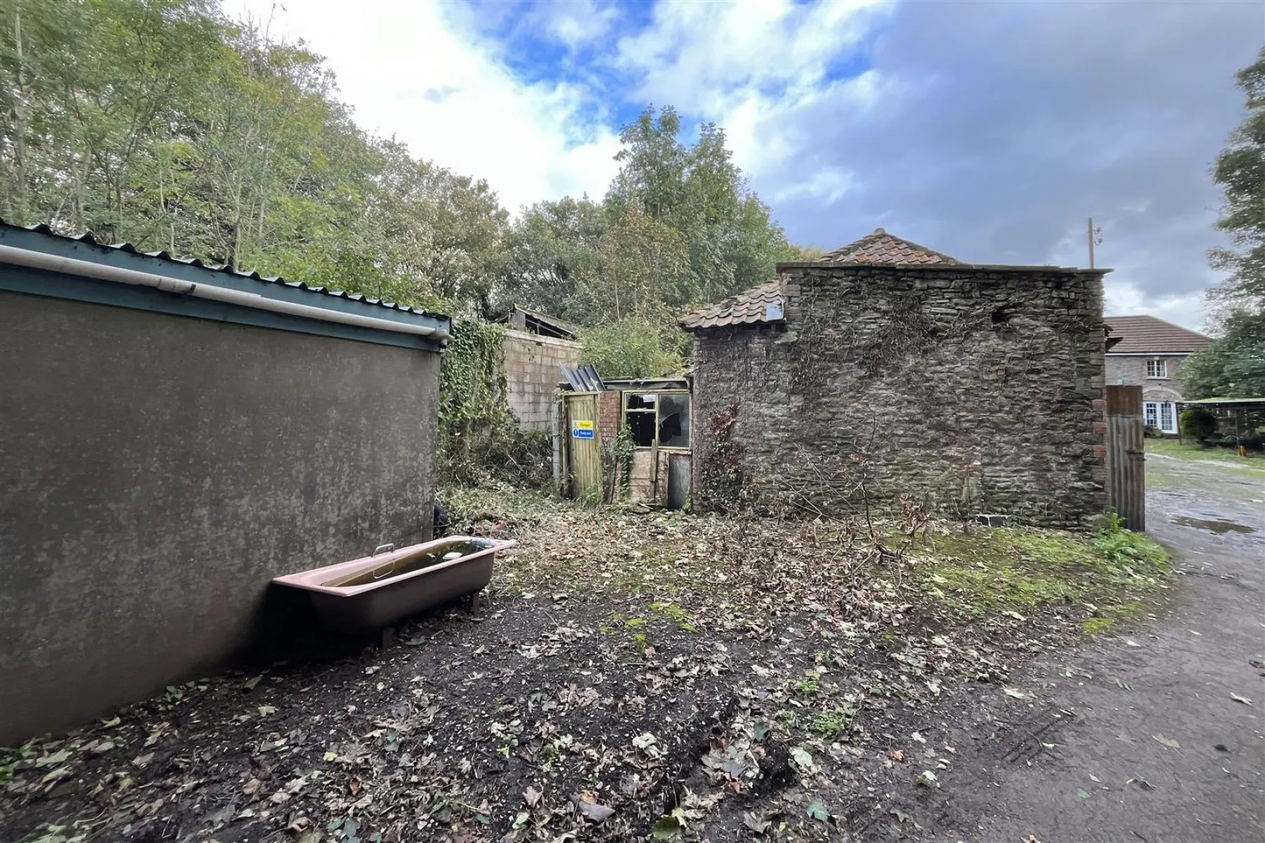 COACH HOUSE + GARAGES | BRISLINGTON, 5 bedroom, House - 33414365