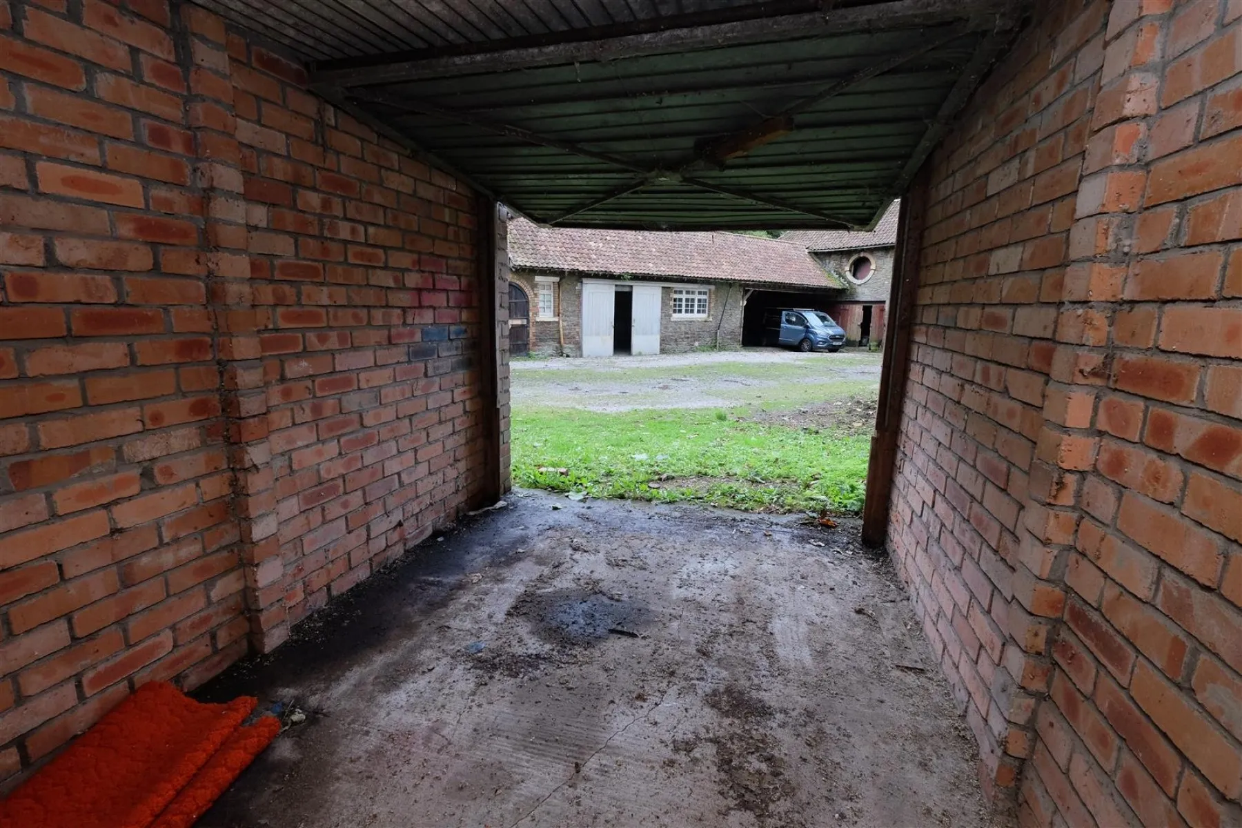 COACH HOUSE + GARAGES | BRISLINGTON, 5 bedroom, House - 33414365