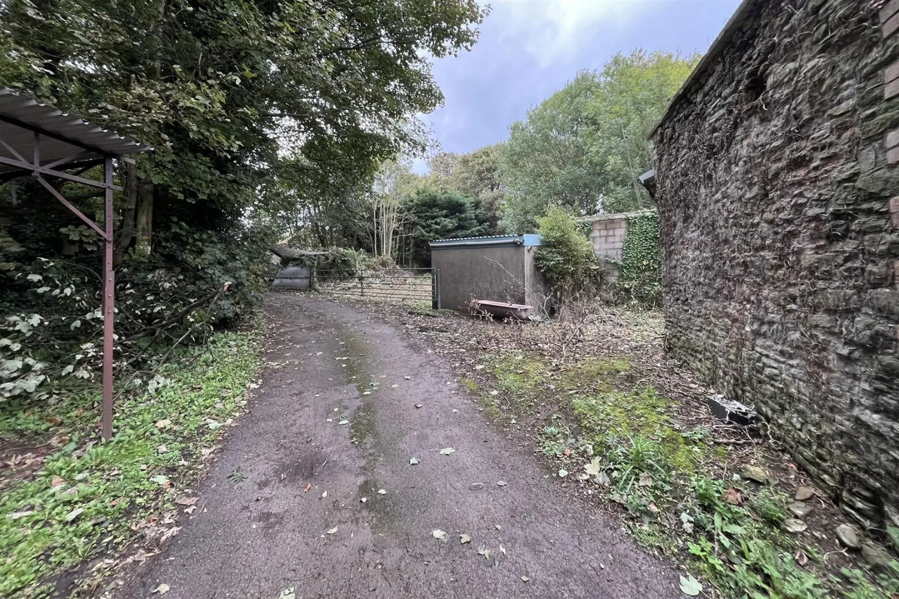 COACH HOUSE + GARAGES | BRISLINGTON, 5 bedroom, House - 33414365