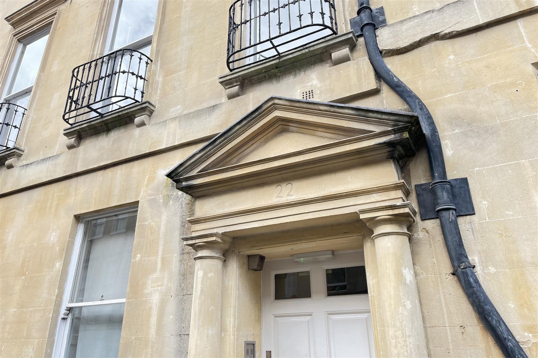 FLAT | UPDATING | BA1, 2 bedroom, Flat - 33470391