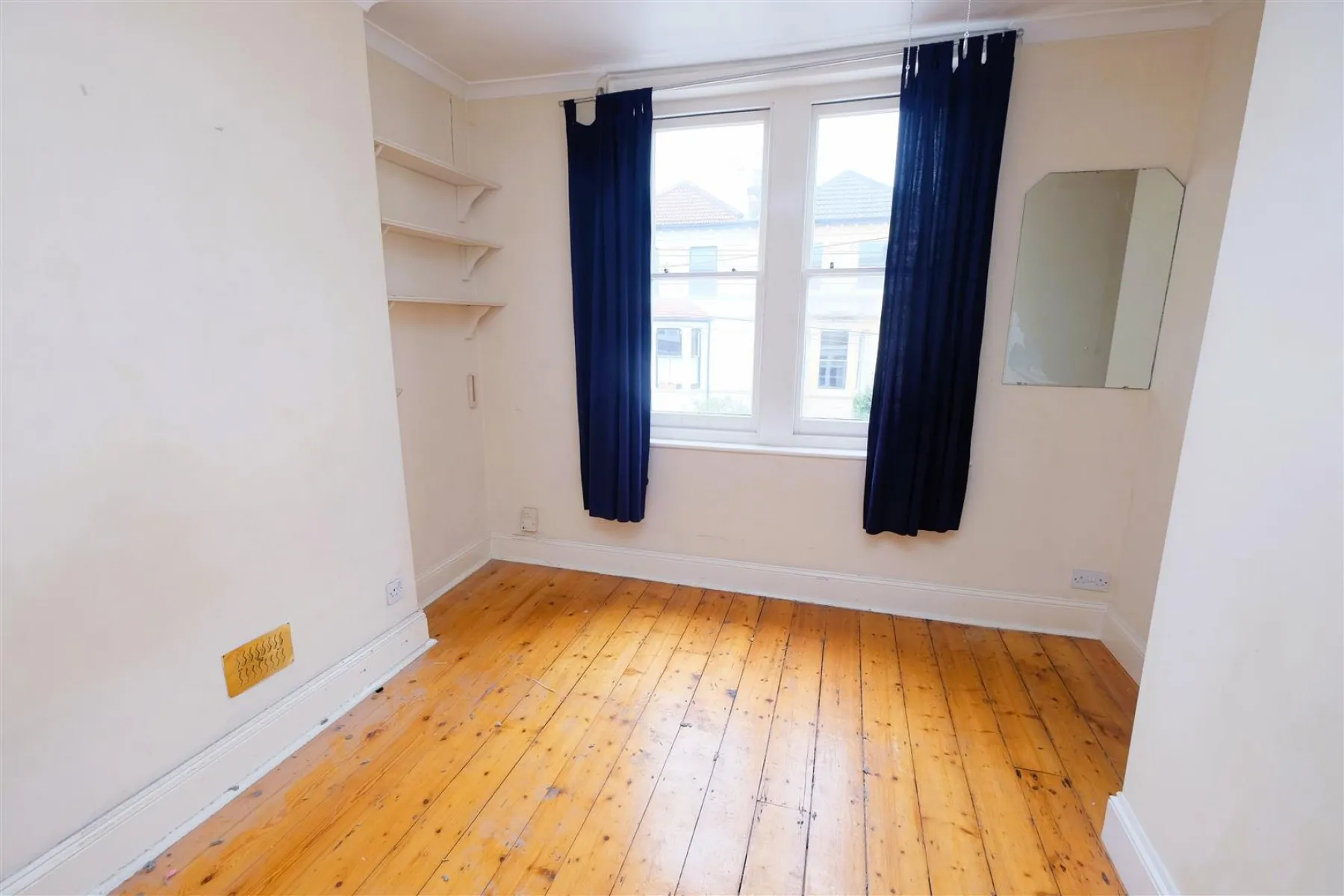 HOUSE / FLATS | UPDATING | BS6, 4 bedroom, House - 32927338