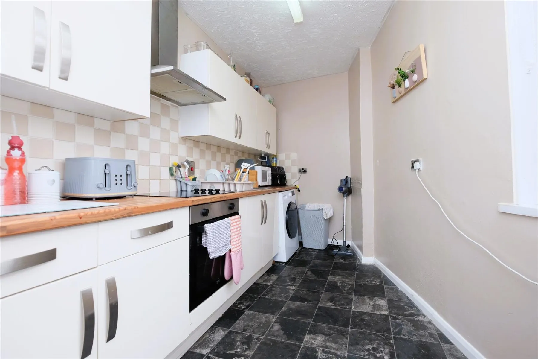 3 X FLATS | £20K PA, 4 bedroom, Flat - 32920375