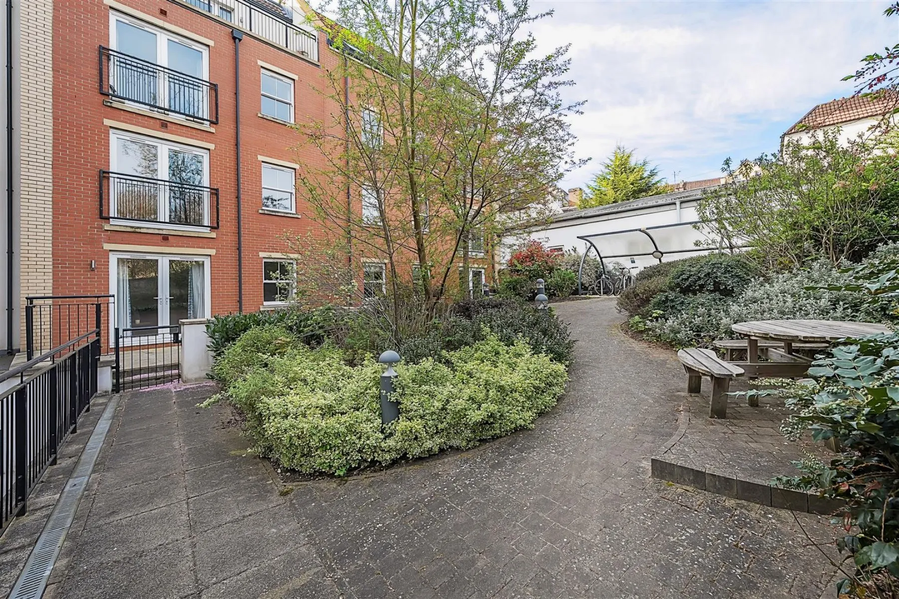 Winsley Road, Cotham, 2 bedroom, Flat - 33806663
