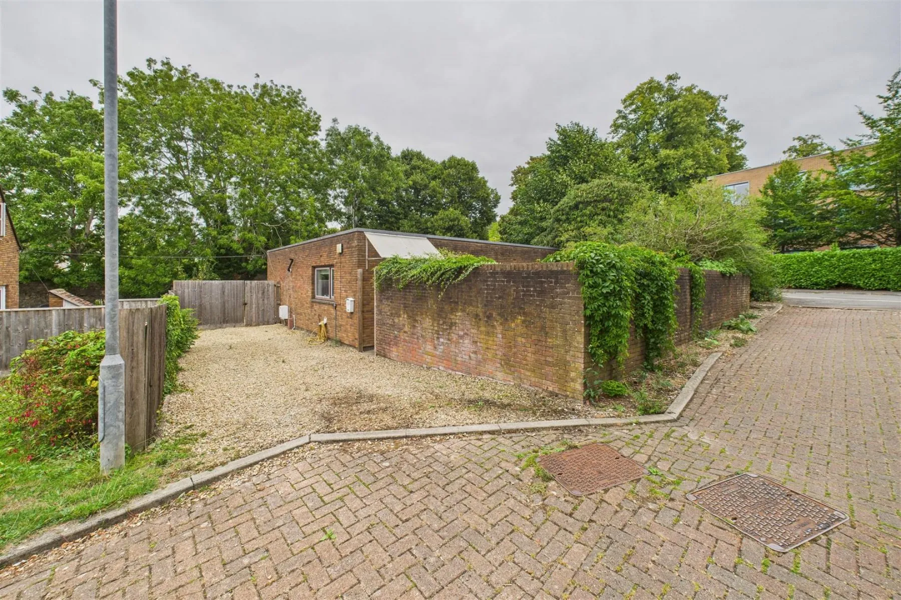 DETACHED WITH POTENTIAL | STOKE BISHOP, 2 bedroom, House - Detached - 34113721