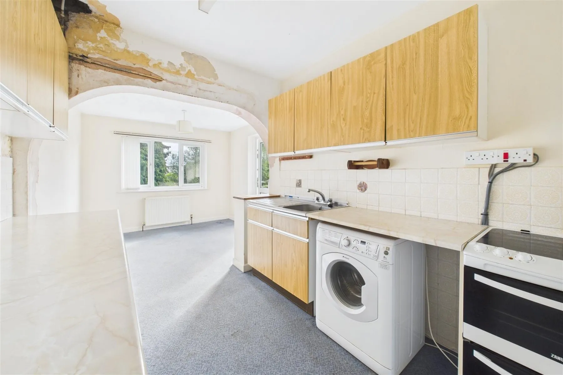 SEMI FOR BASIC UPDATING | COOMBE DINGLE, 3 bedroom, House - Semi-Detached - 34210196