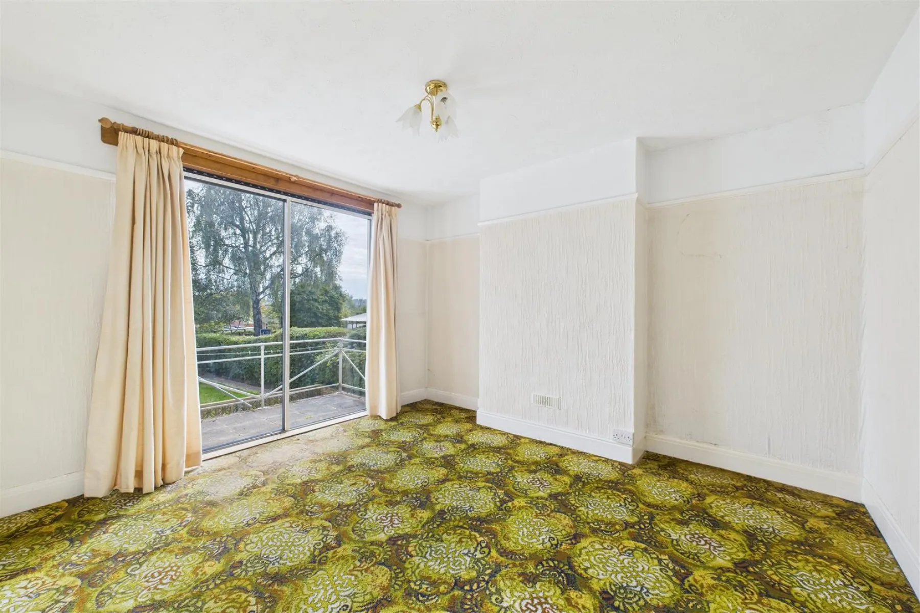 SEMI FOR BASIC UPDATING | COOMBE DINGLE, 3 bedroom, House - Semi-Detached - 34210196