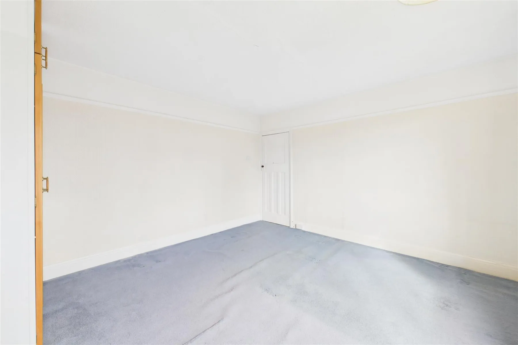 SEMI FOR BASIC UPDATING | COOMBE DINGLE, 3 bedroom, House - Semi-Detached - 34210196