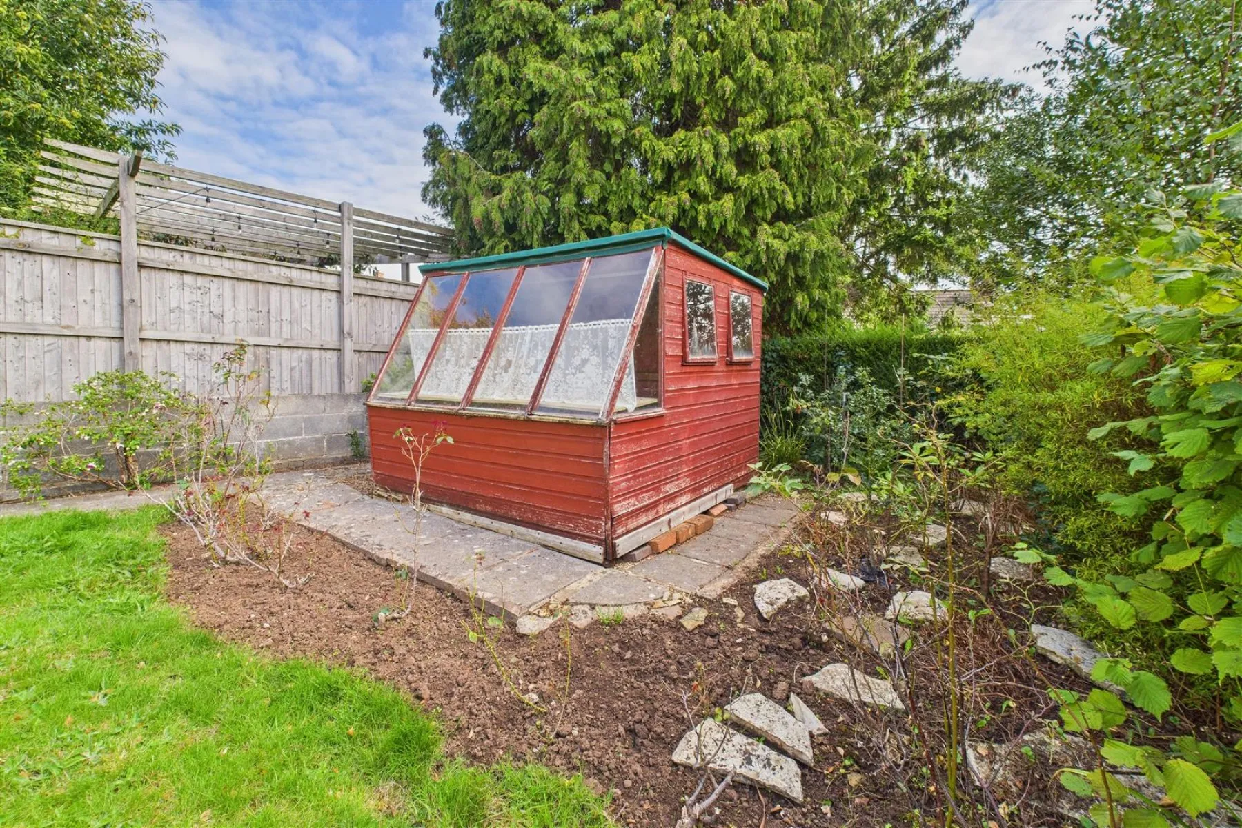 SEMI FOR BASIC UPDATING | COOMBE DINGLE, 3 bedroom, House - Semi-Detached - 34210196
