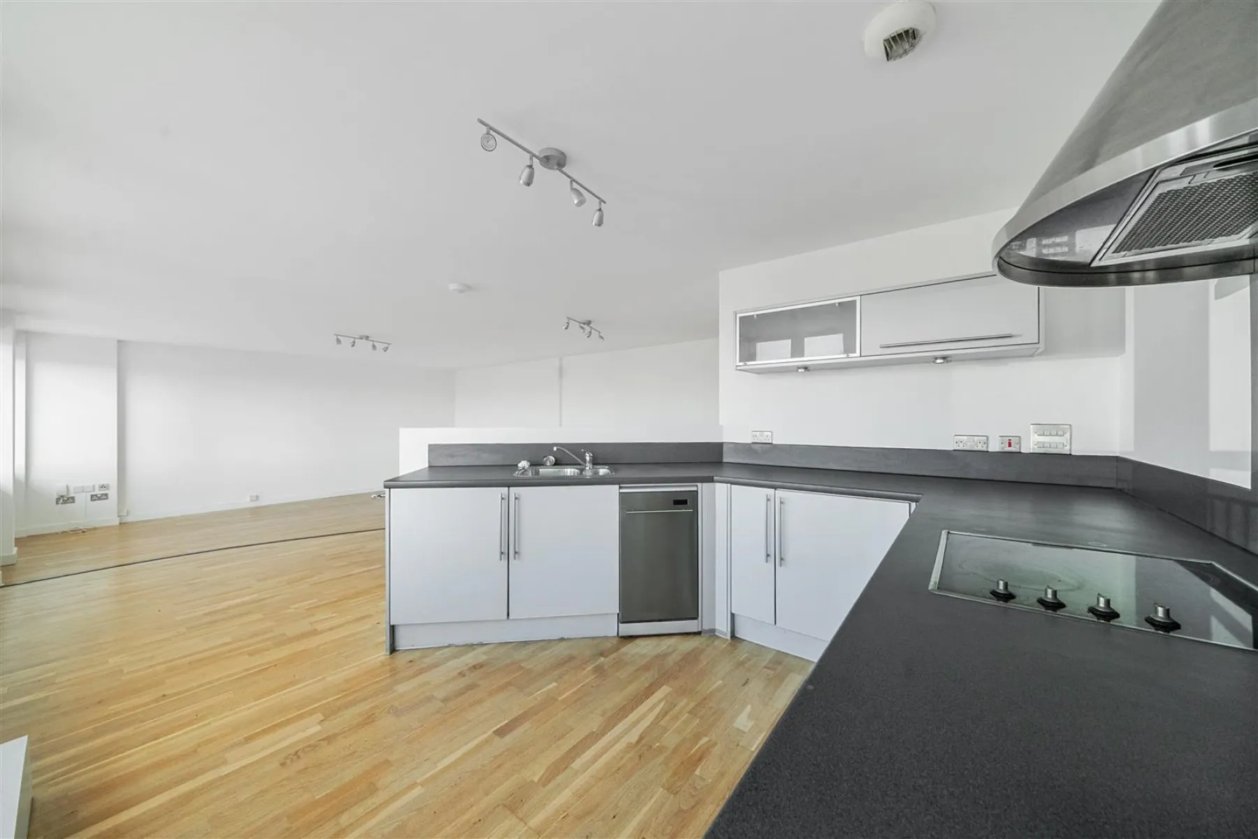Penthouse, City Centre, 2 bedroom, Flat - 34213351