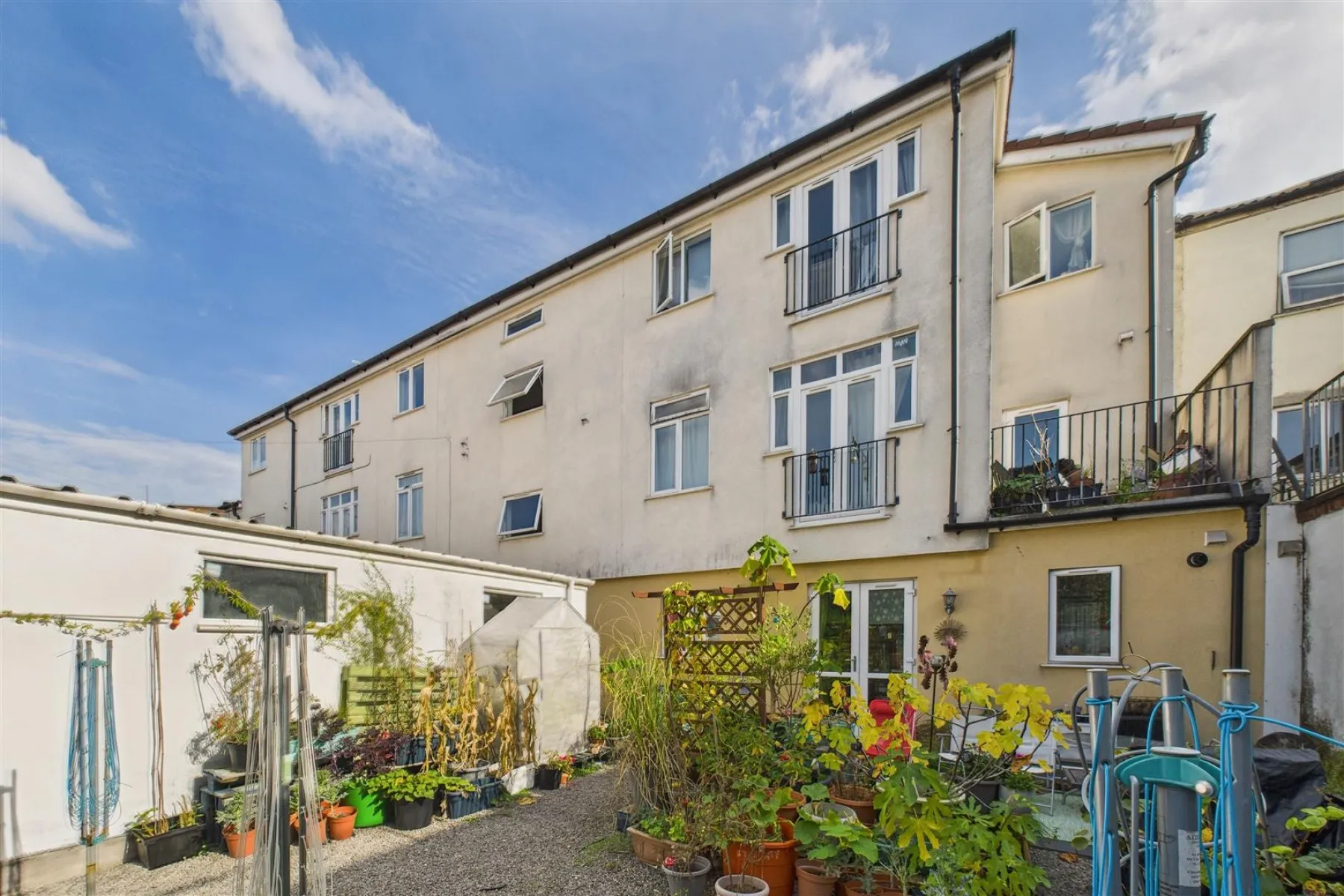 BLOCK OF 12 x FLATS | BS5, 19 bedroom, House - 34212299