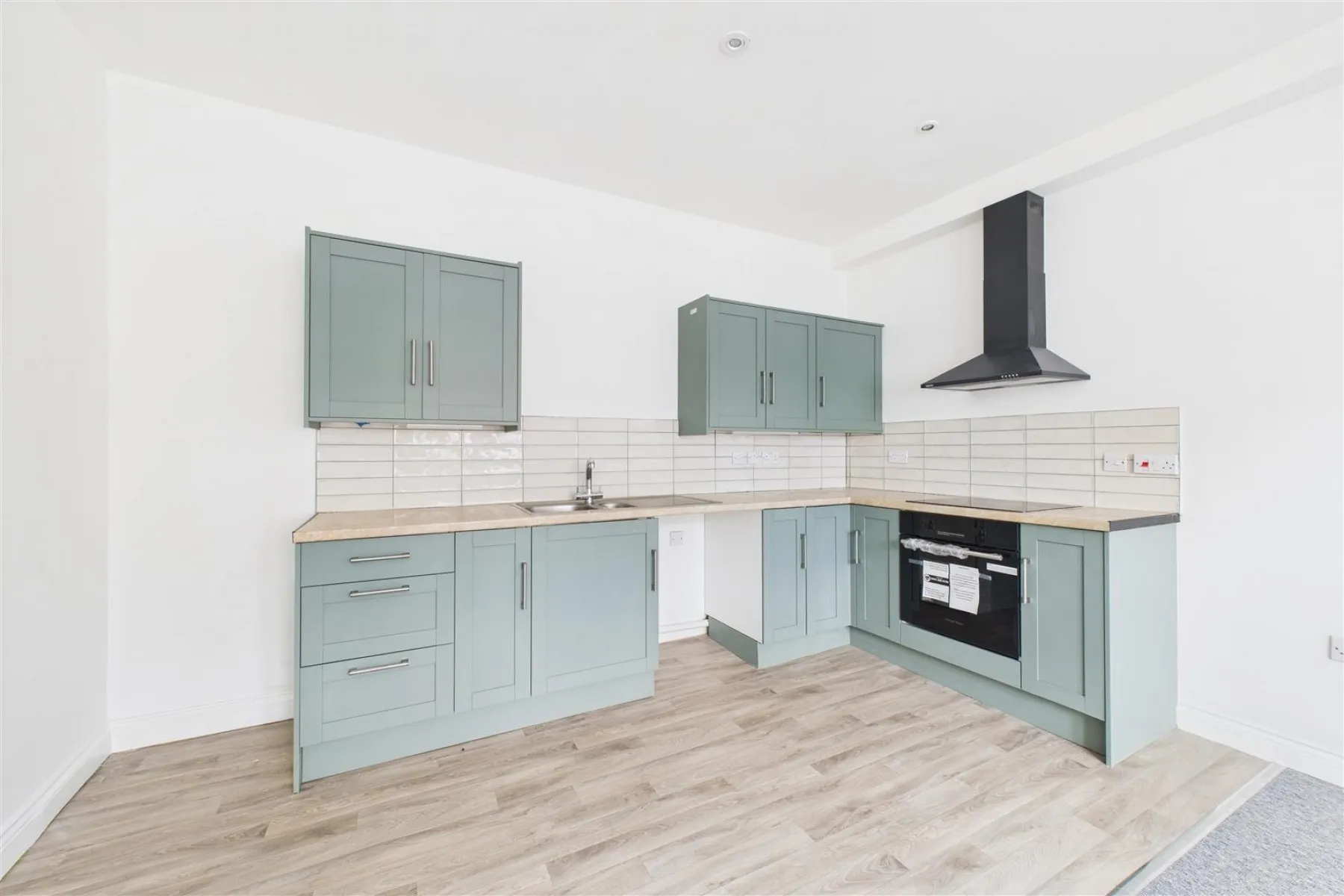 BLOCK OF 12 x FLATS | BS5, 19 bedroom, House - 34212299