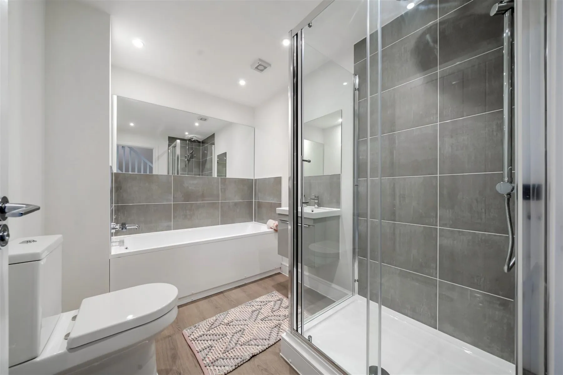Osbourne Close, Kingswood, 4 bedroom, House - 34210219
