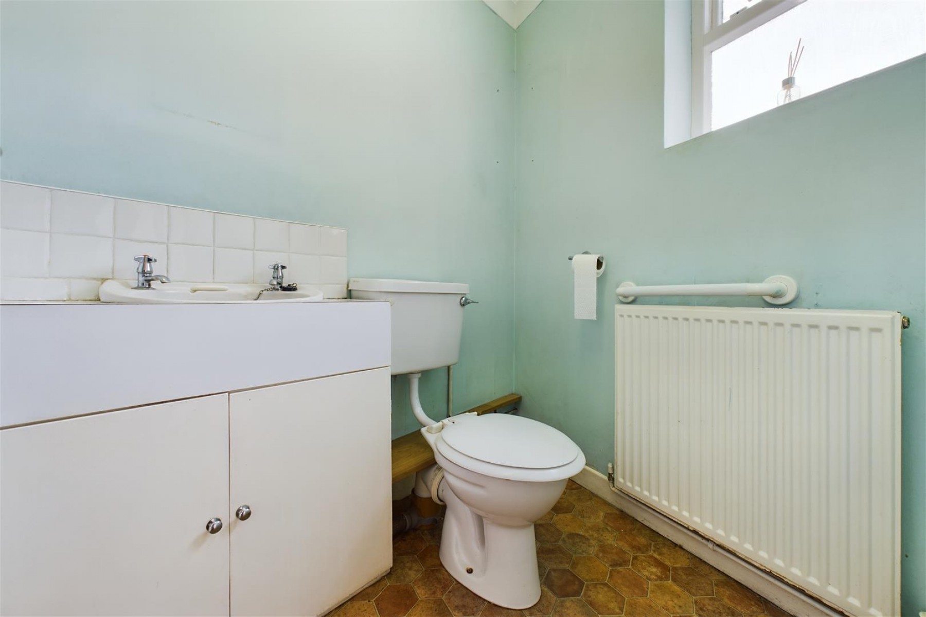 HOUSE + COTTAGE | WARMLEY, 4 bedroom, House - Detached - 33612514
