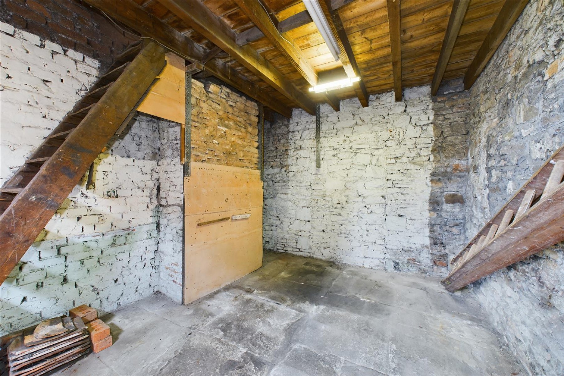 HOUSE + COTTAGE | WARMLEY, 4 bedroom, House - Detached - 33612514