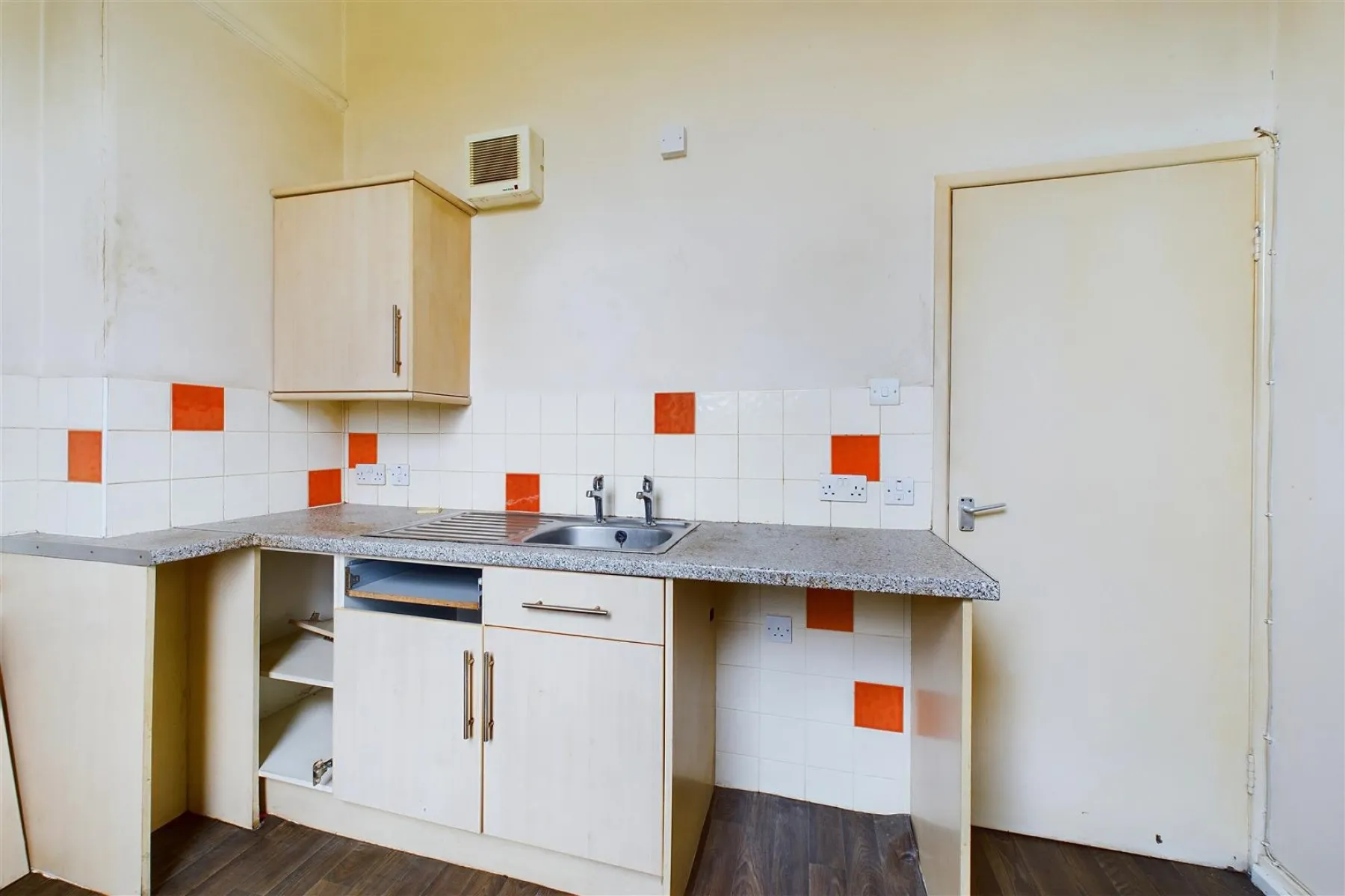 FLAT | UPDATING | BATH, 1 bedroom, Flat - 33558982