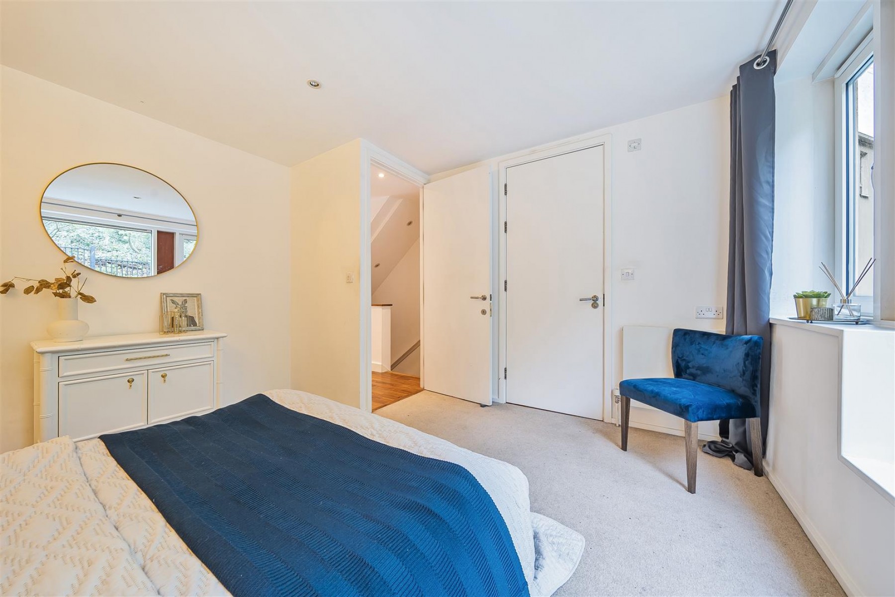 Gorse Lane, Clifton, 4 bedroom, House - 33541999