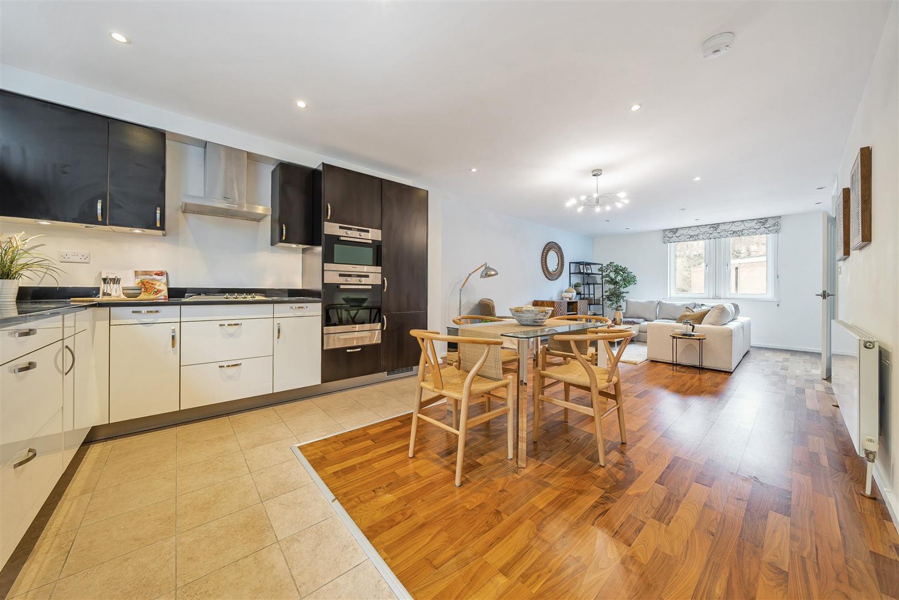Gorse Lane, Clifton, 4 bedroom, House - 33541999