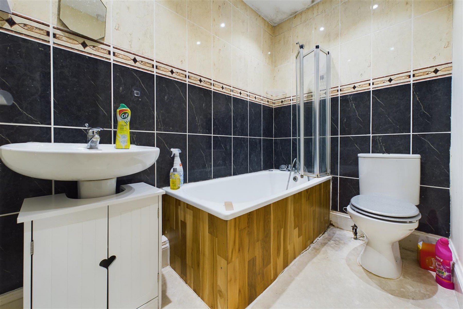 BLOCK OF FLATS | HORFIELD, 3 bedroom, House - 33609815