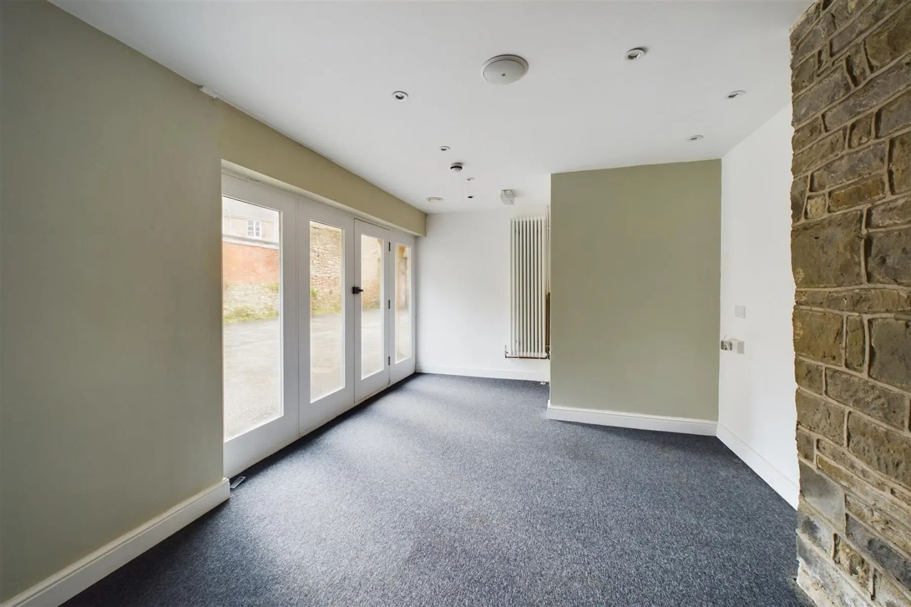 DETACHED + PARKING | CLEVEDON, 6 bedroom, Commercial - 33609496