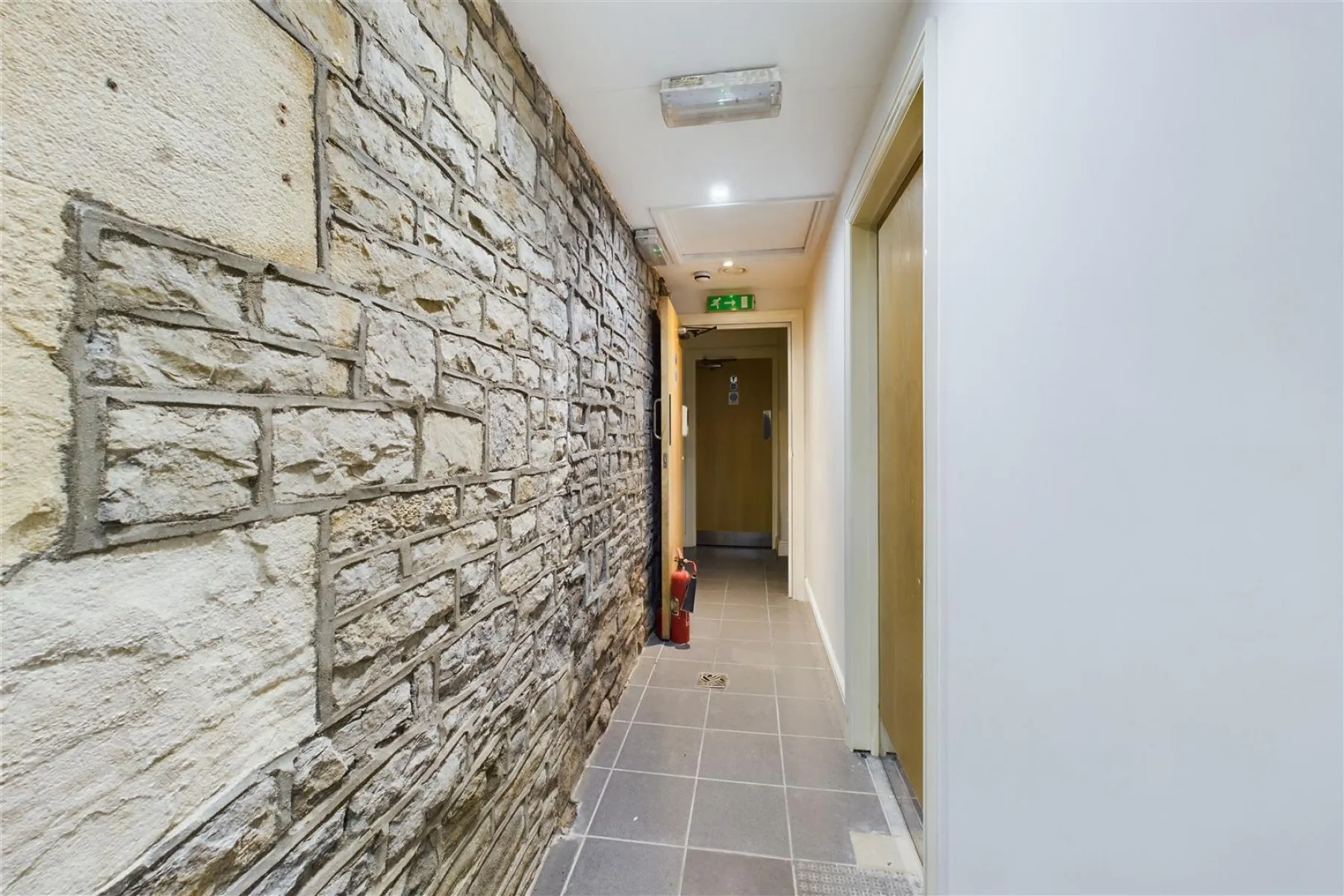 DETACHED + PARKING | CLEVEDON, 6 bedroom, Commercial - 33609496