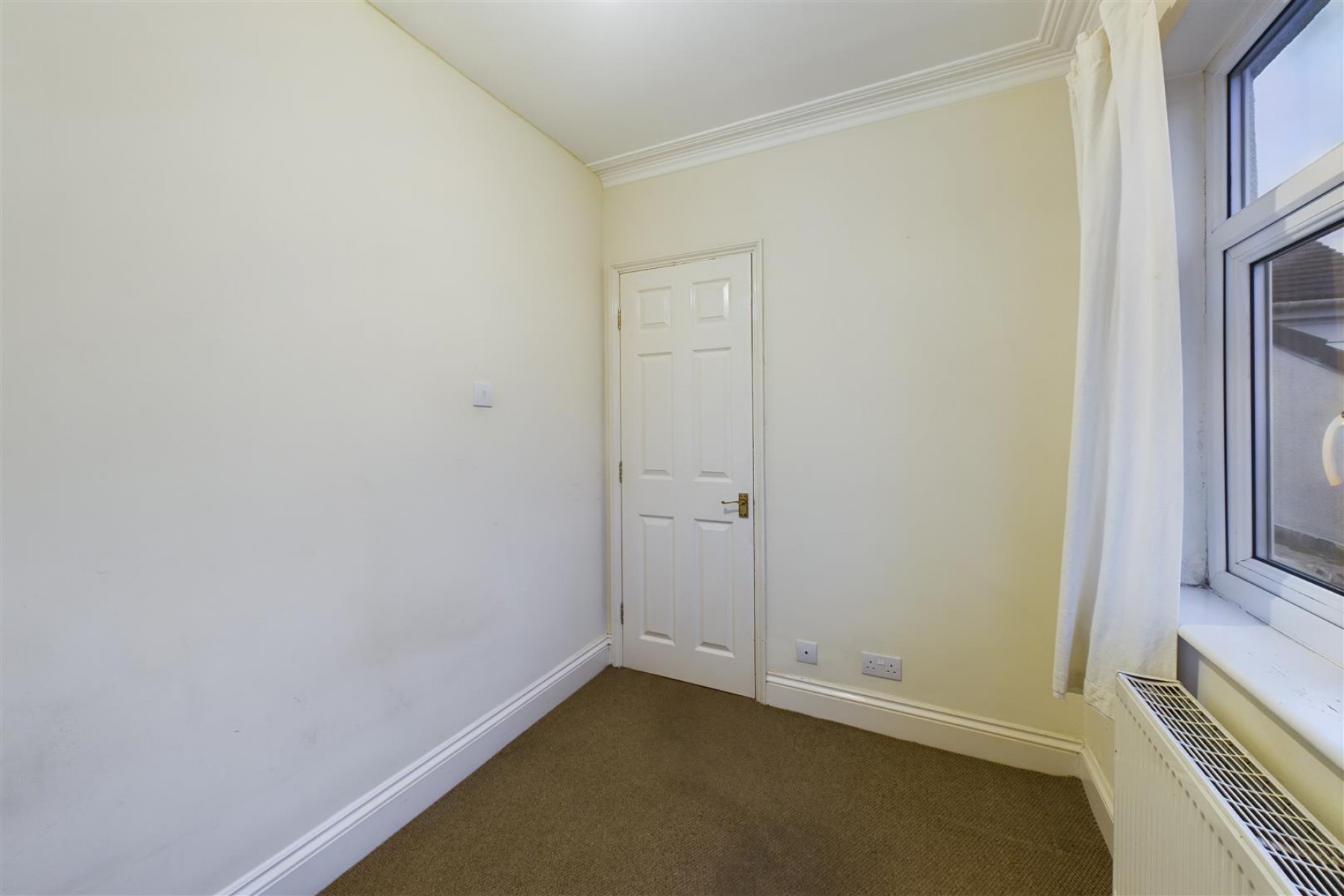 BLOCK OF FLATS | HORFIELD, 3 bedroom, Flat - 33609798