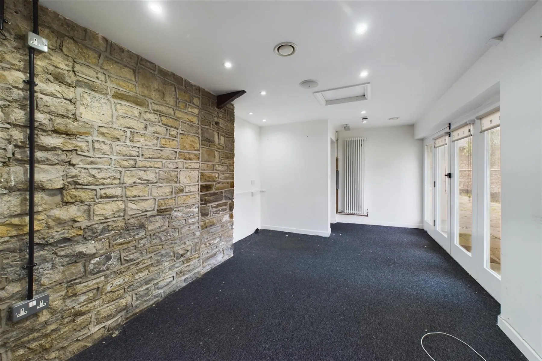 DETACHED + PARKING | CLEVEDON, 6 bedroom, Commercial - 33609496