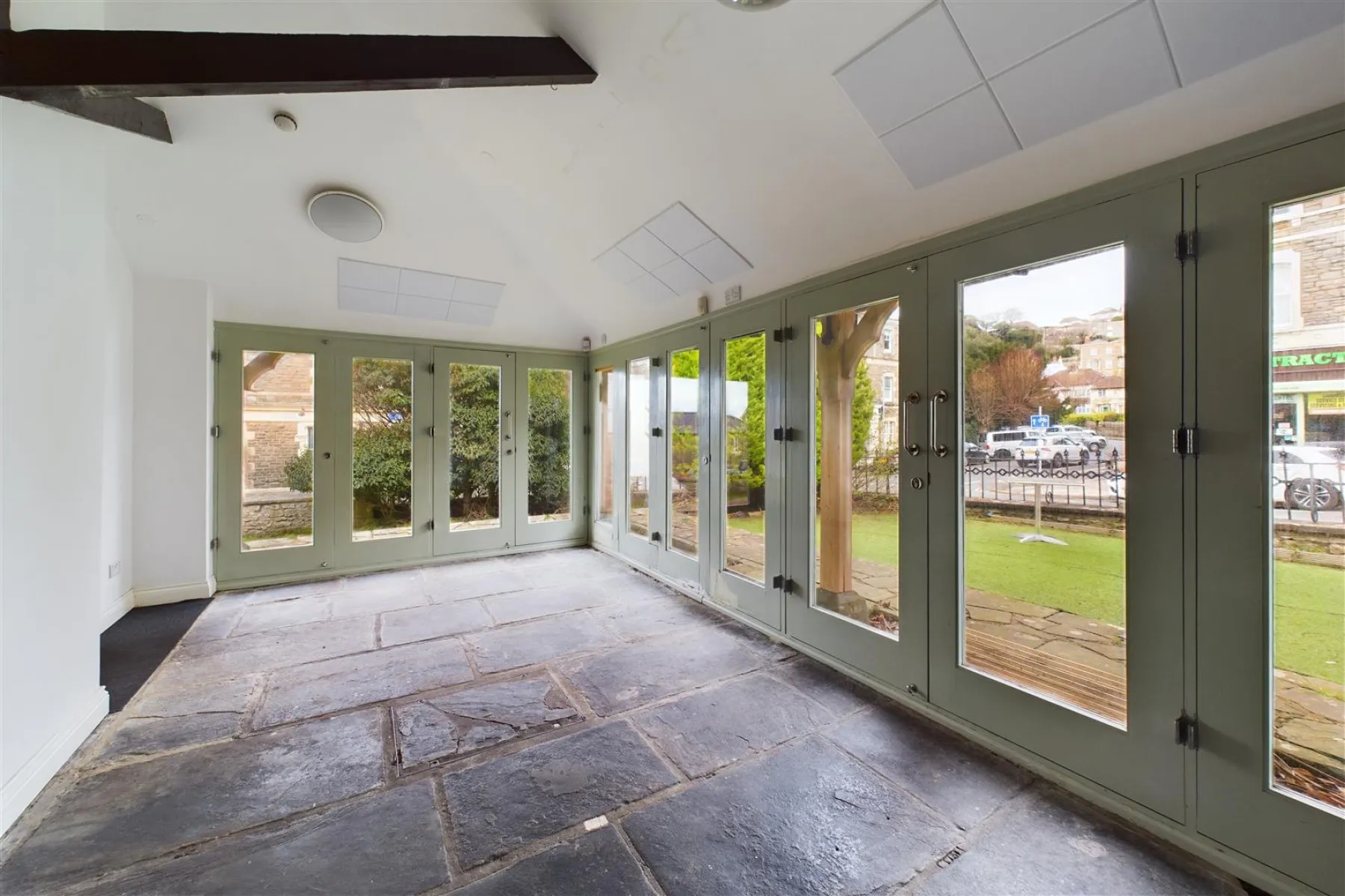 DETACHED + PARKING | CLEVEDON, 6 bedroom, Commercial - 33609496