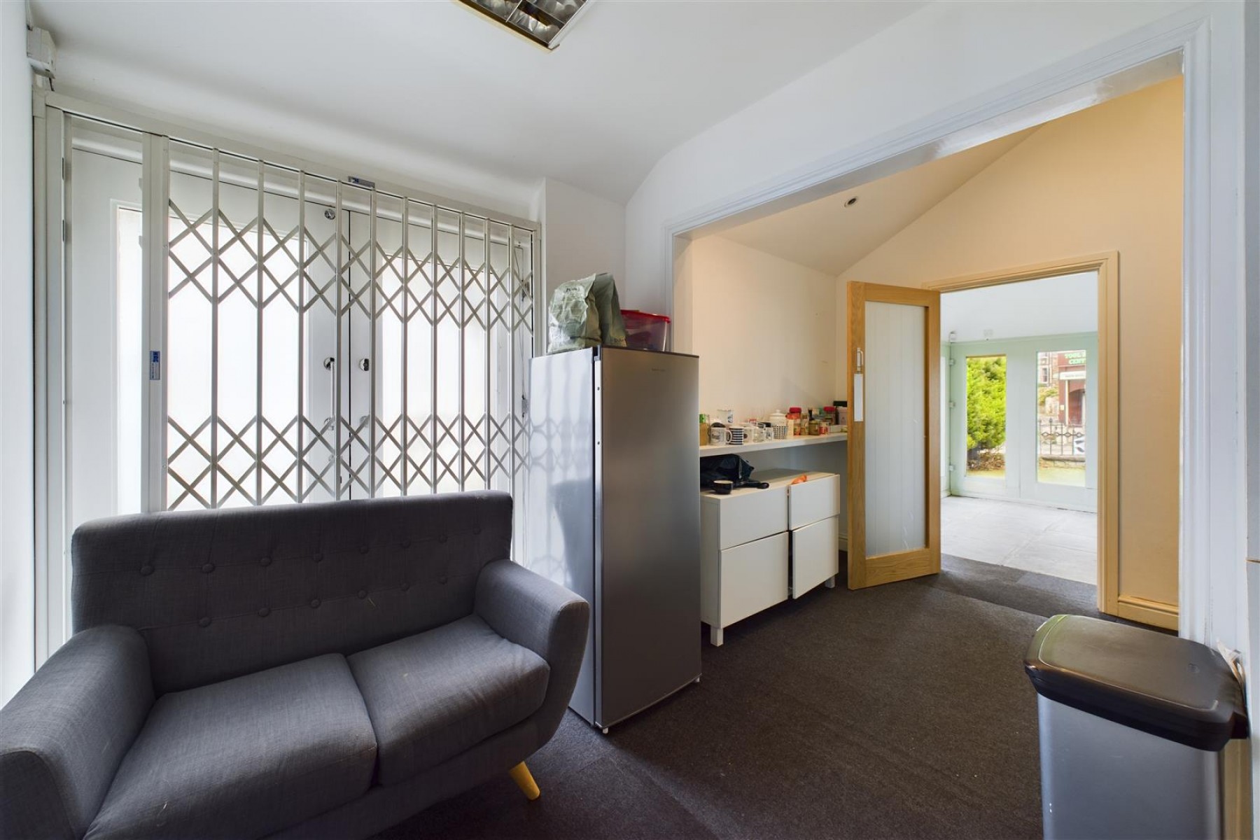 DETACHED + PARKING | CLEVEDON, 6 bedroom, Commercial - 33609520