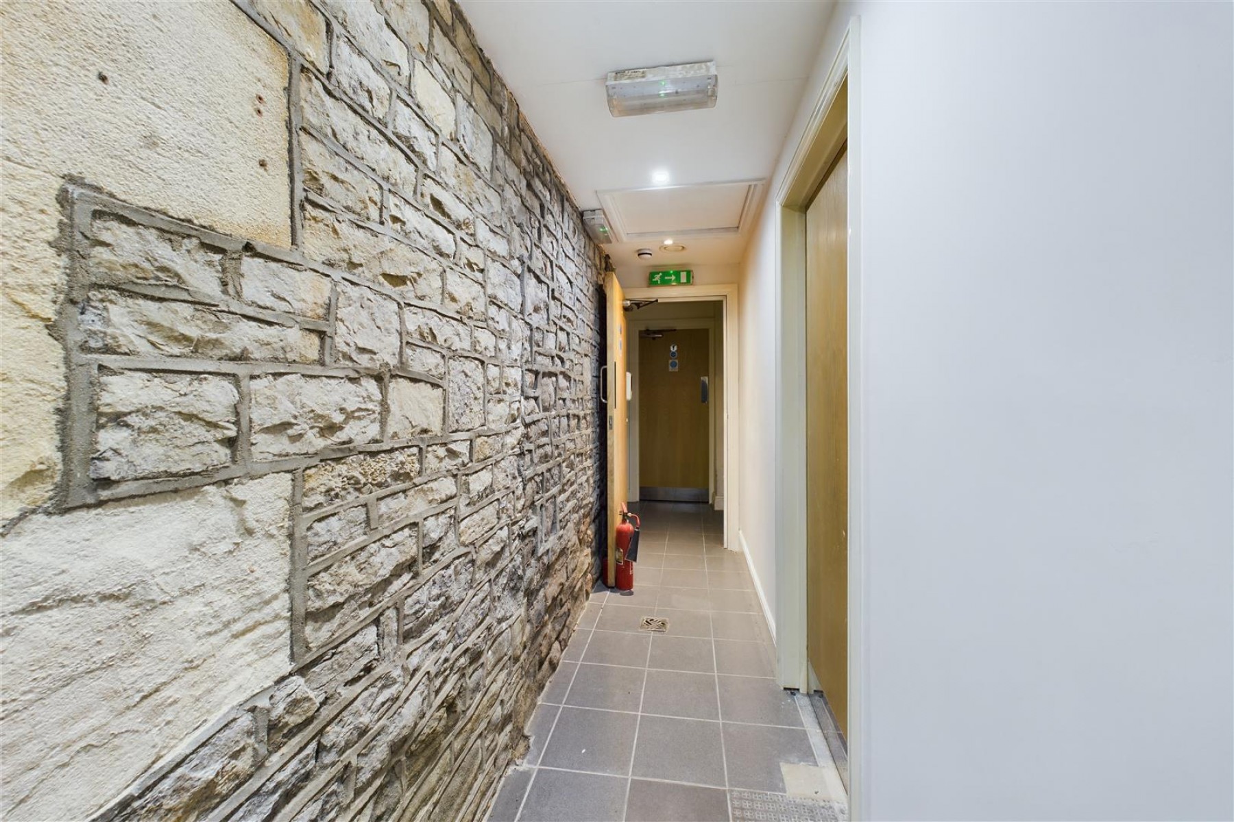 DETACHED + PARKING | CLEVEDON, 6 bedroom, Commercial - 33609520