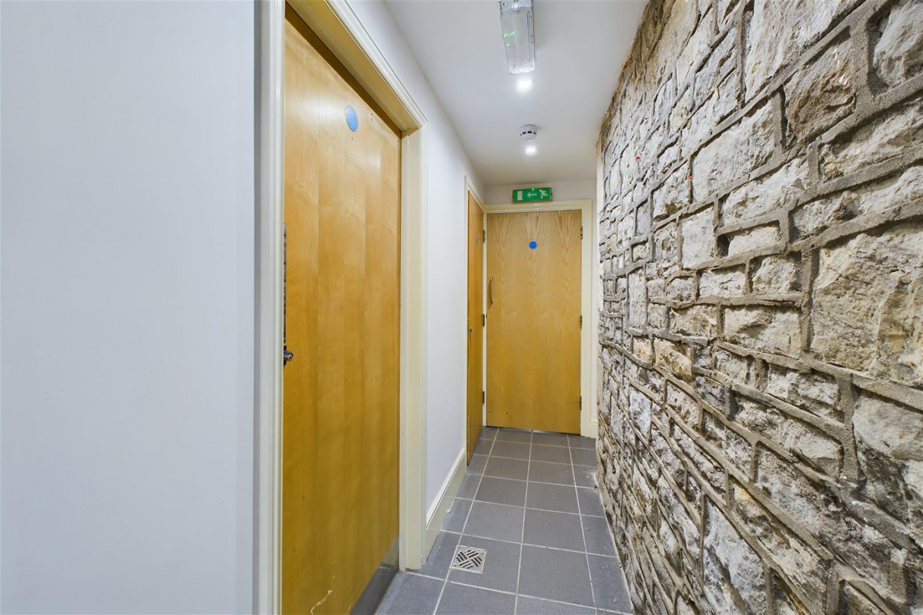 DETACHED + PARKING | CLEVEDON, 6 bedroom, Commercial - 33609520