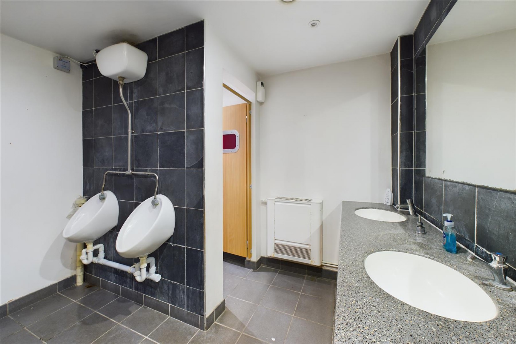 DETACHED + PARKING | CLEVEDON, 6 bedroom, Commercial - 33609520