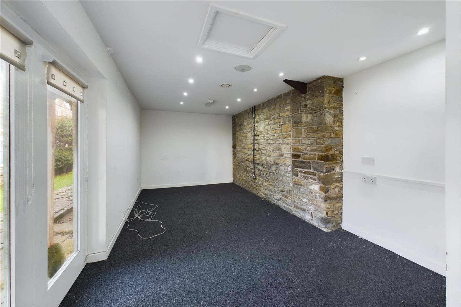 DETACHED + PARKING | CLEVEDON, 6 bedroom, Commercial - 33609520