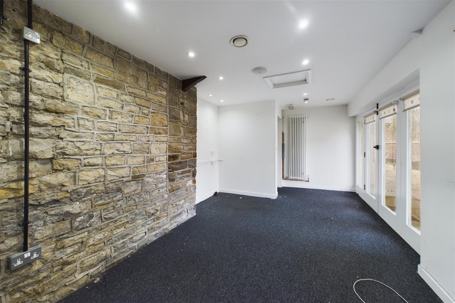 DETACHED + PARKING | CLEVEDON, 6 bedroom, Commercial - 33609520