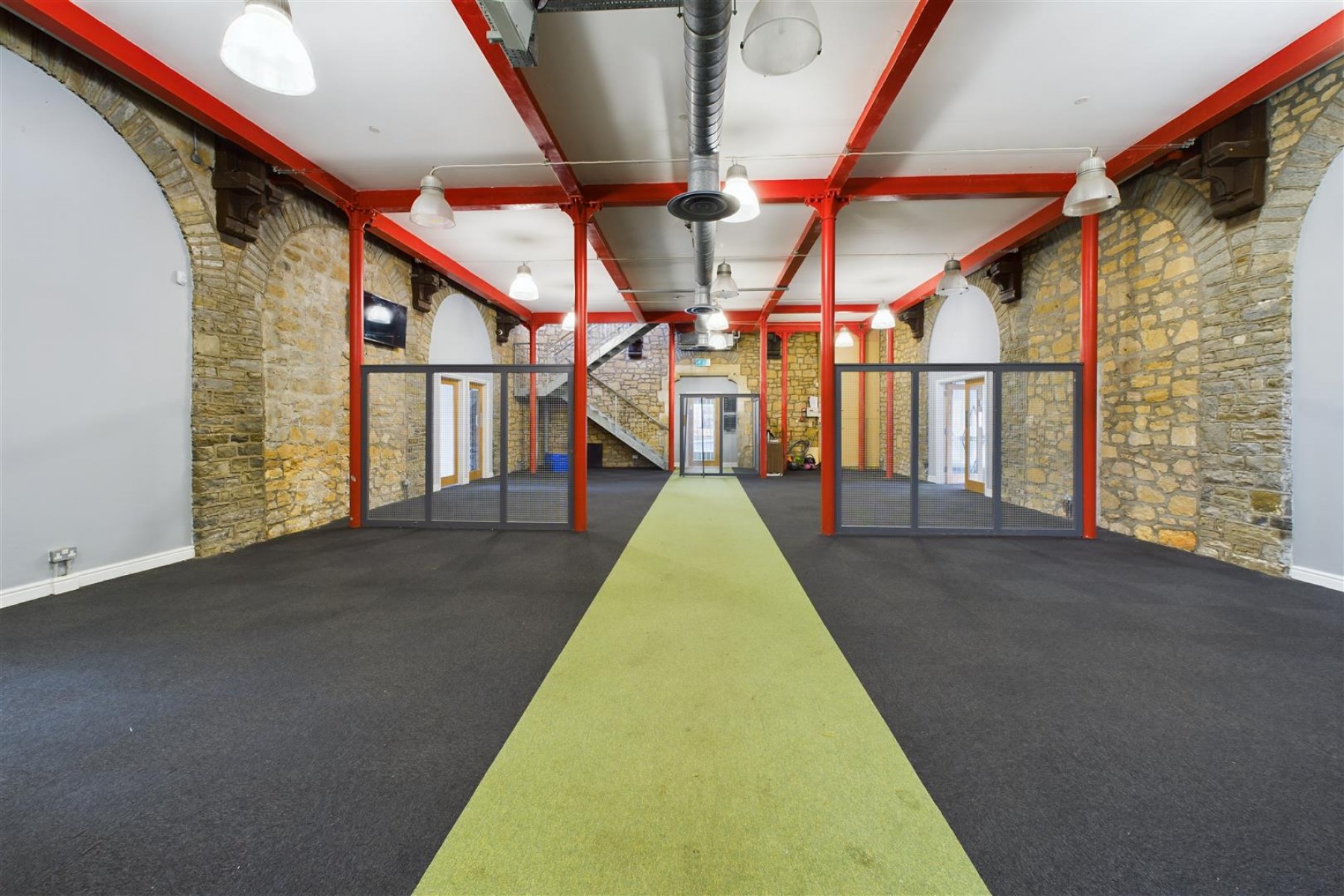 DETACHED + PARKING | CLEVEDON, 6 bedroom, Commercial - 33609520