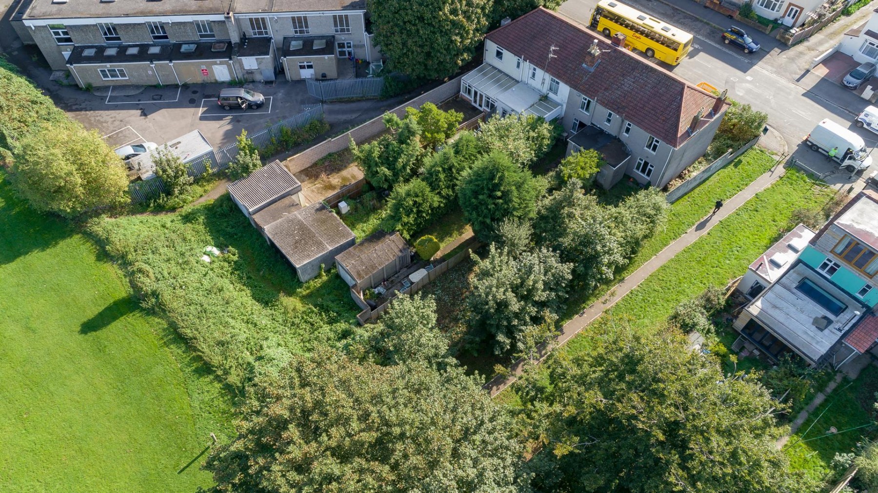 REQUIRES UPDATING - LARGE GARDEN, 3 bedroom, House - Semi-Detached - 27243911