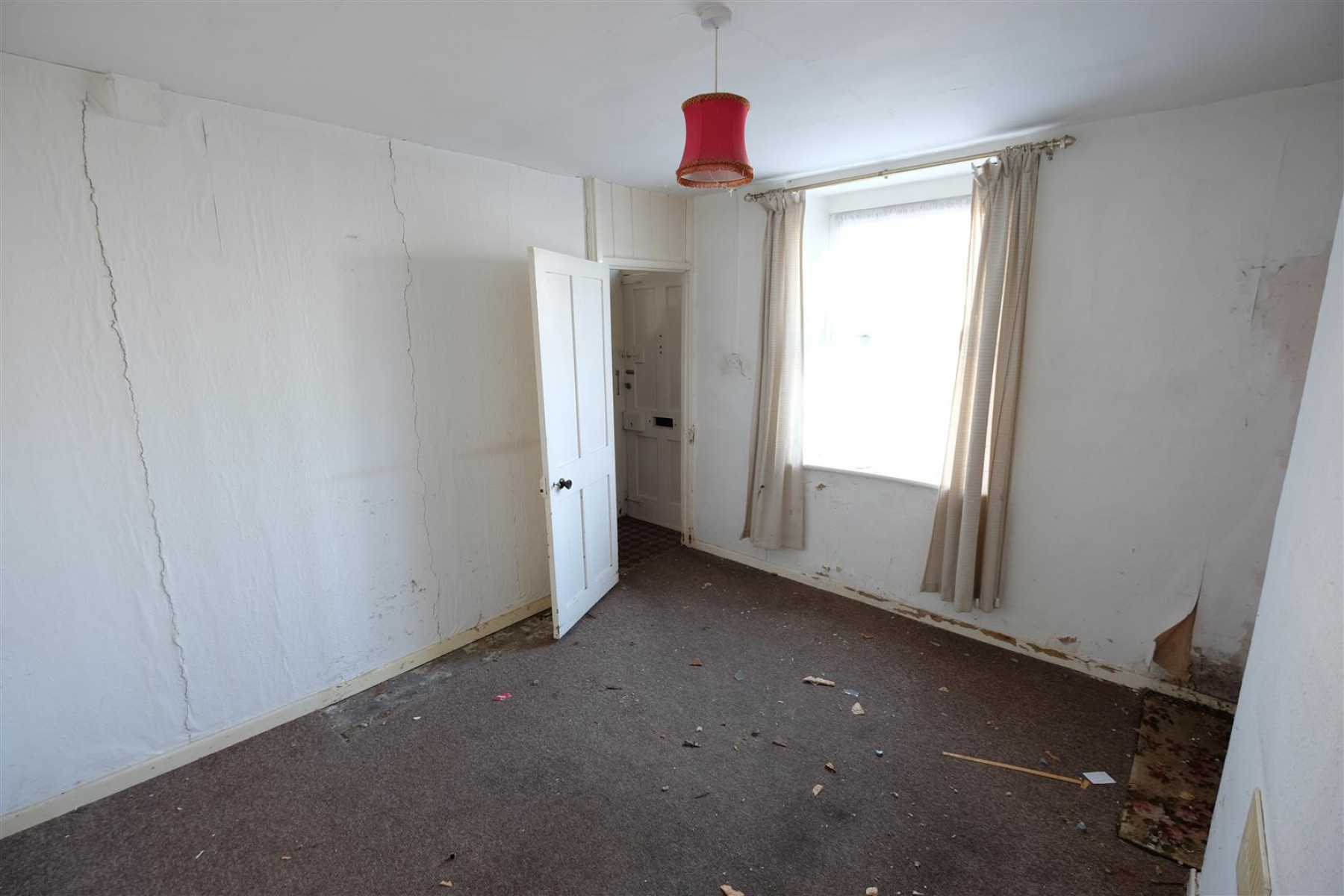 HOUSE ON LARGE PLOT - DEVELOPMENT, 2 bedroom, House - Detached - 27536323
